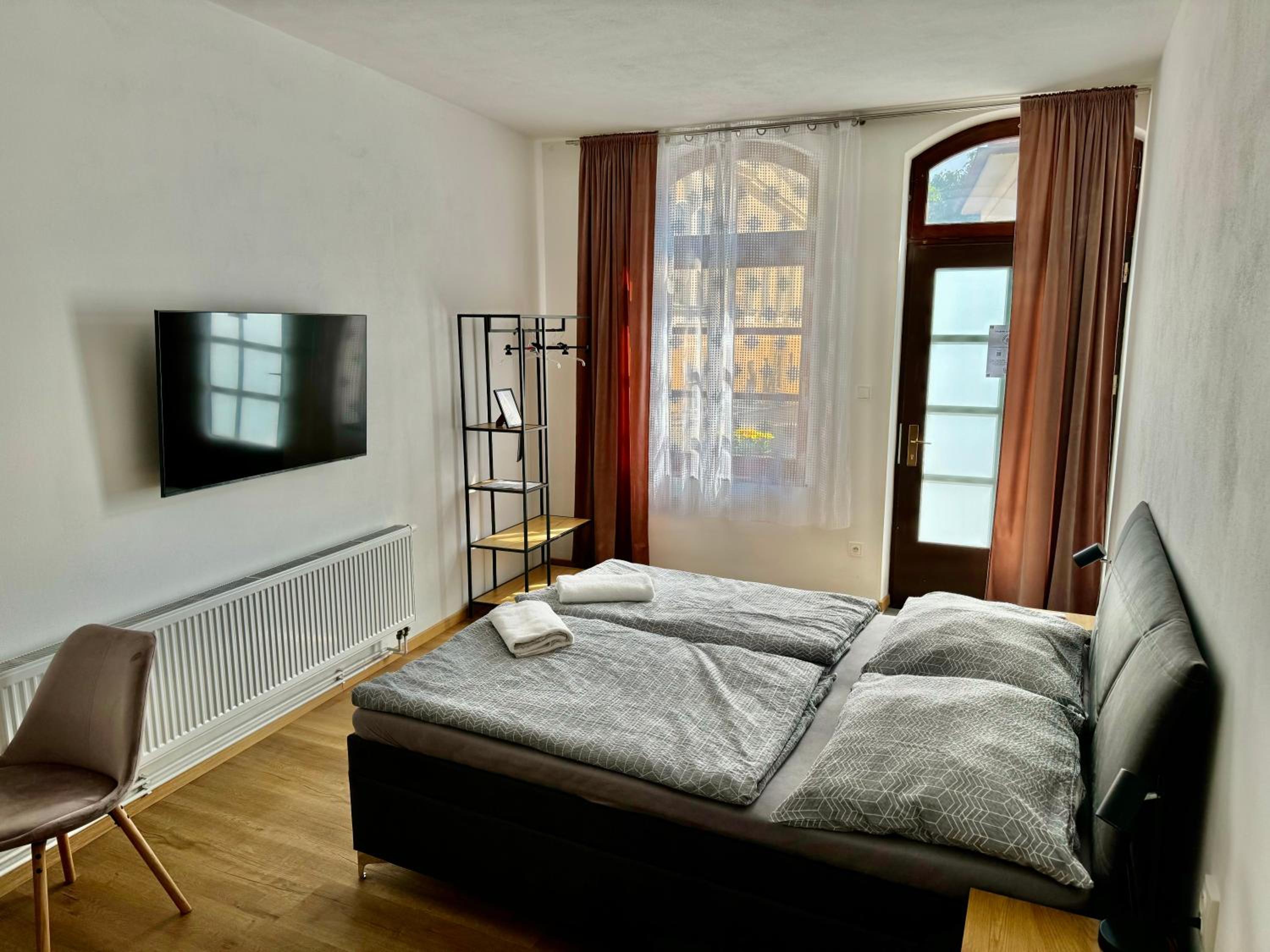 One-Bedroom Apartment - Photo 9