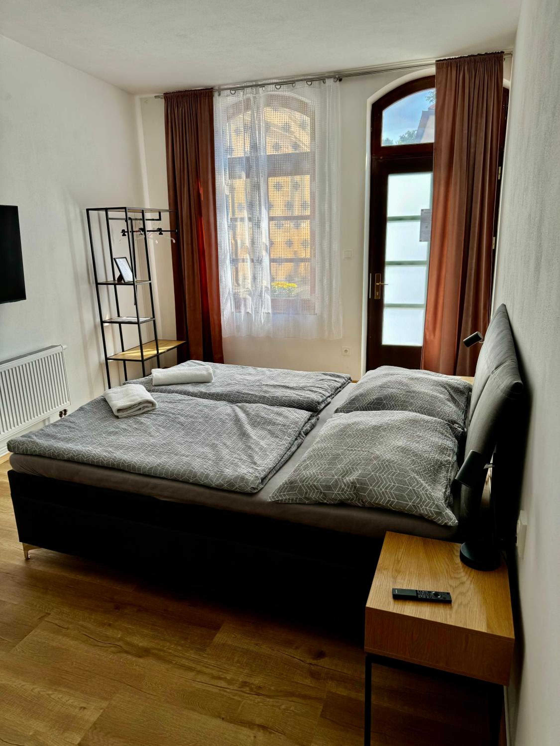 One-Bedroom Apartment - Photo 8