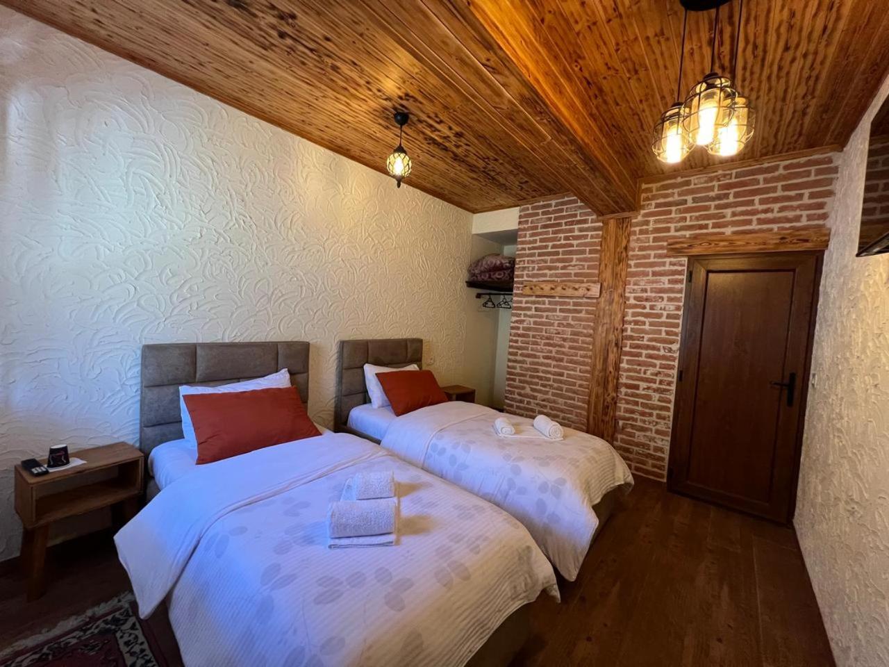 Twin Room with Terrace photo 2