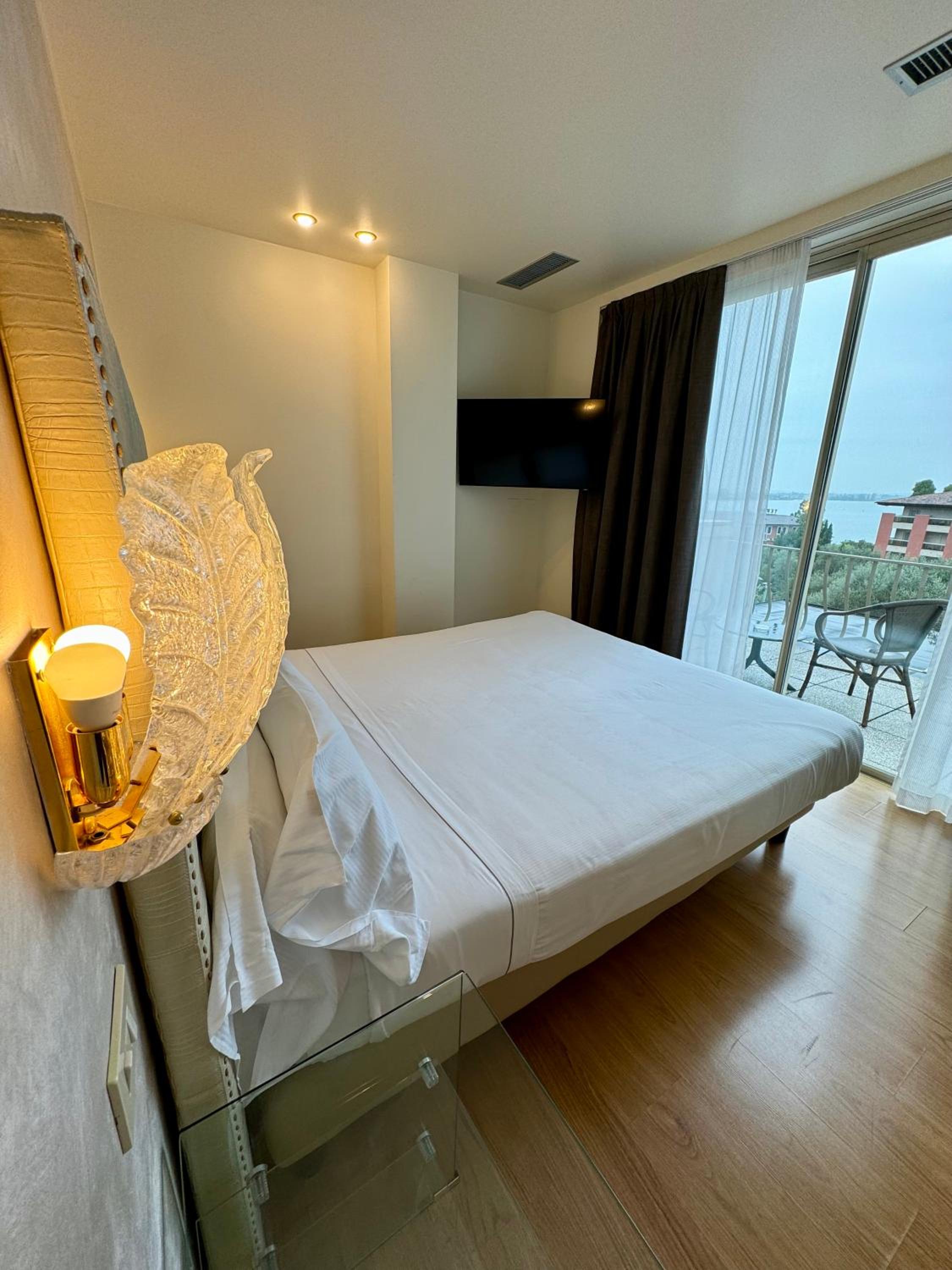 Classic Double Room - Photo 8