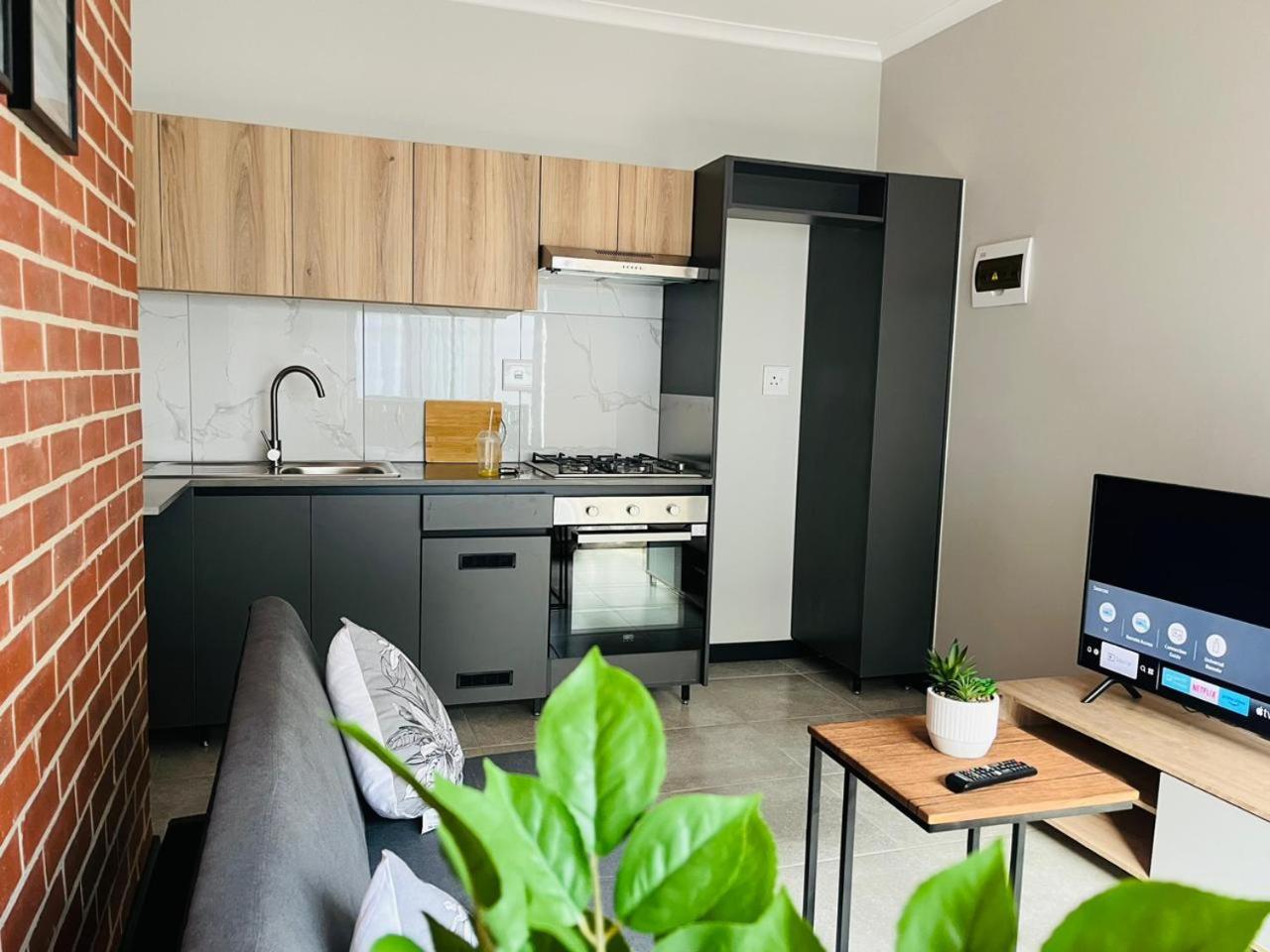One-Bedroom Apartment photo 3