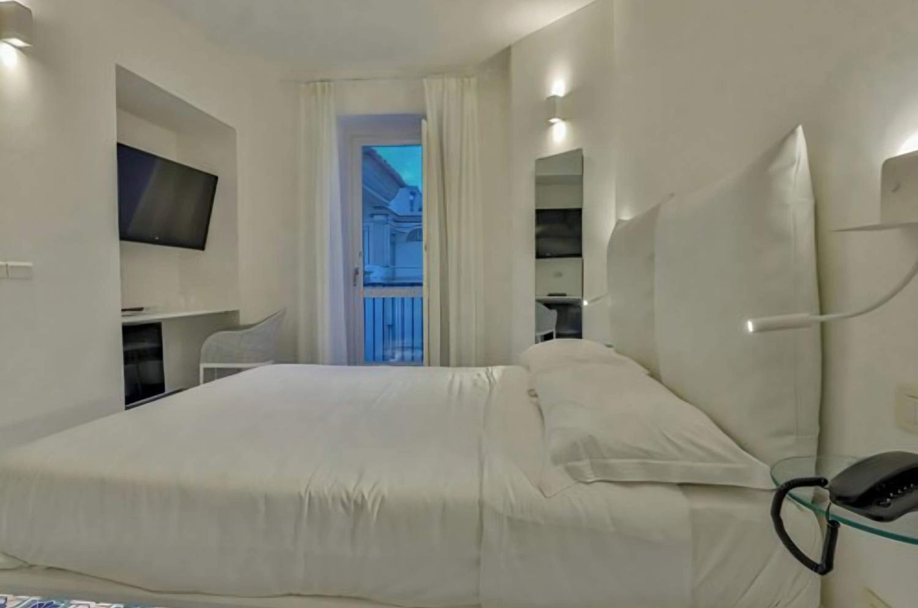Economy Double Room photo 3