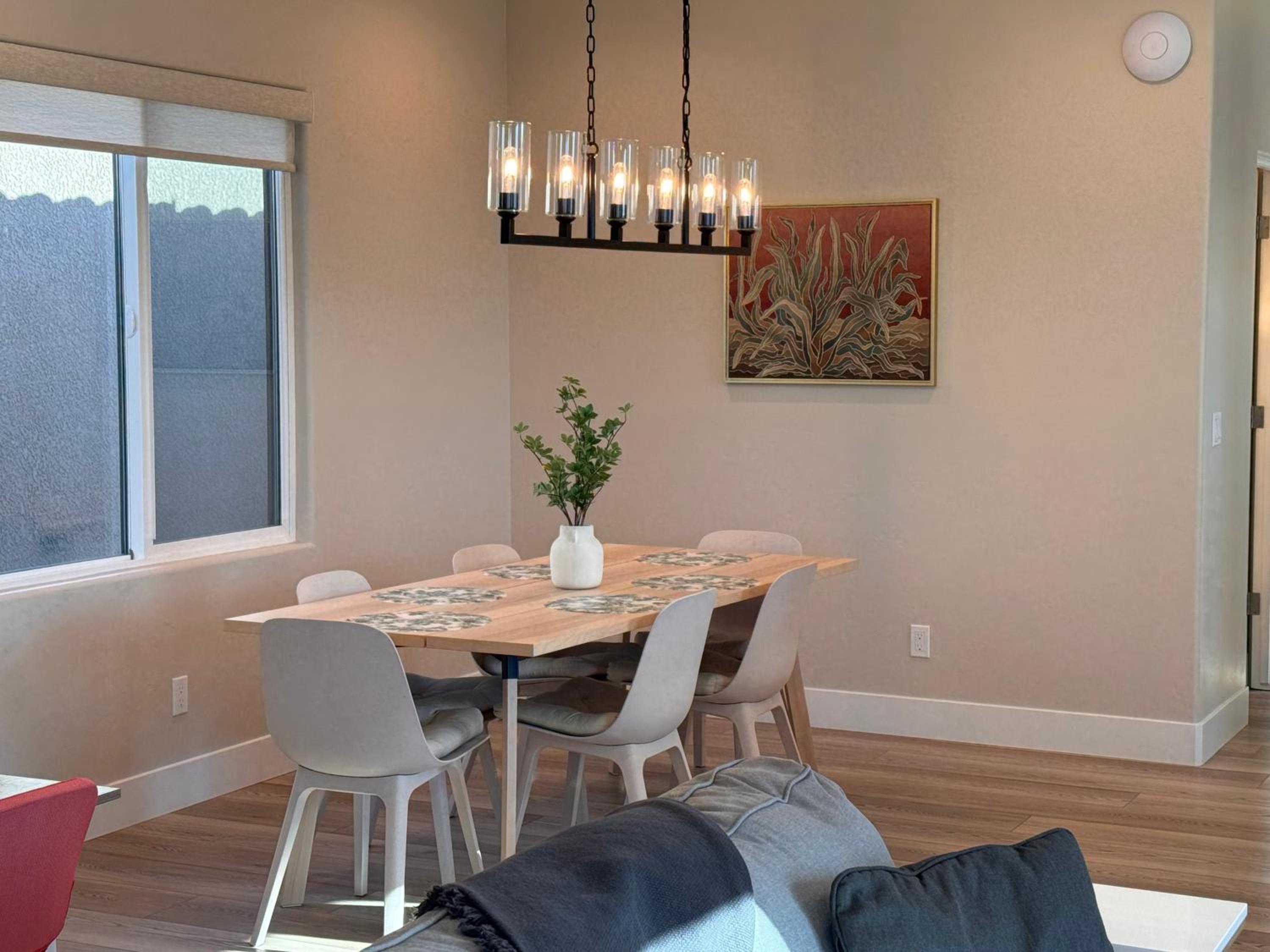 Three-Bedroom House photo 2