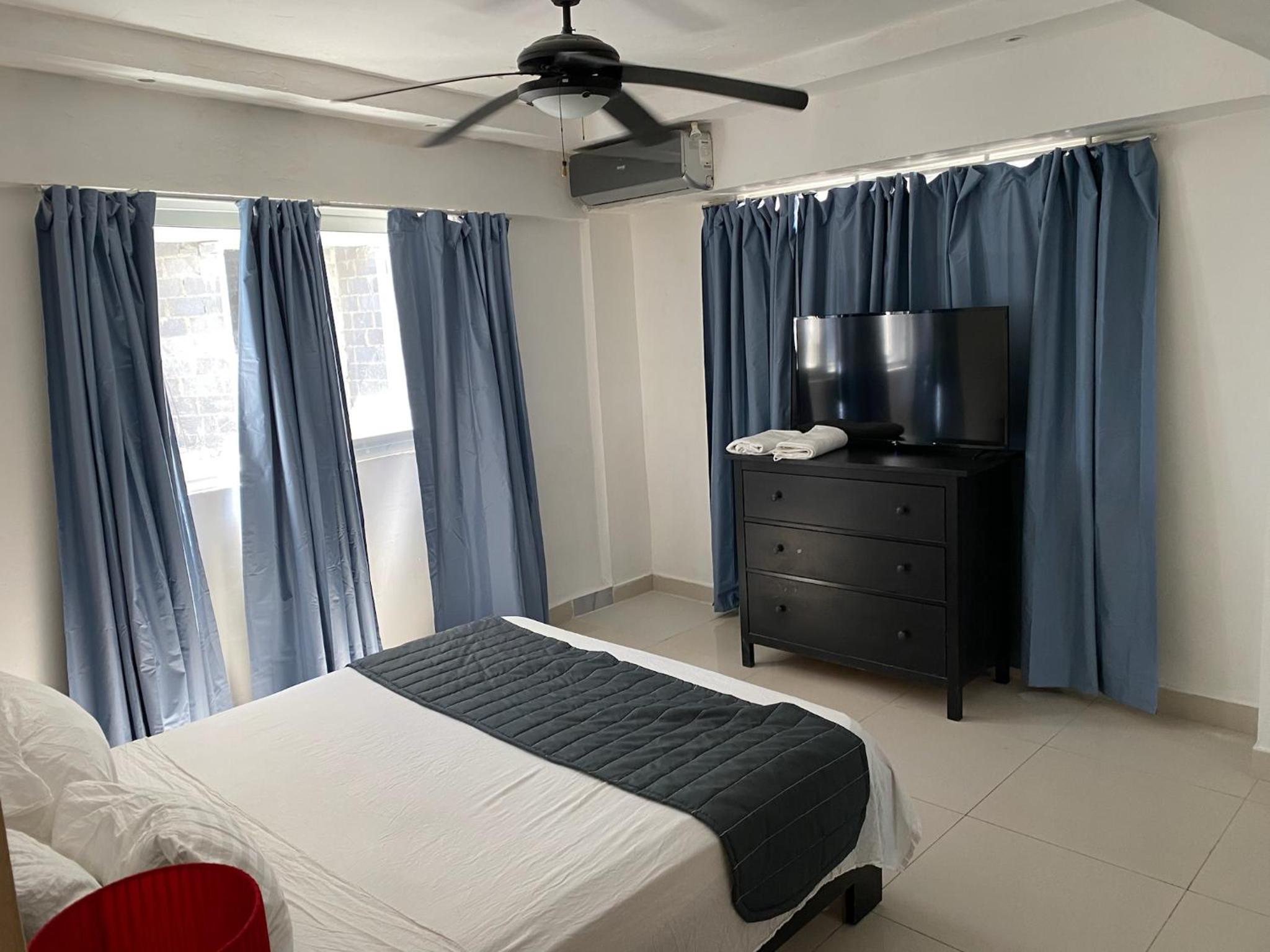 Family Two-Bedroom Apartment with View photo 2