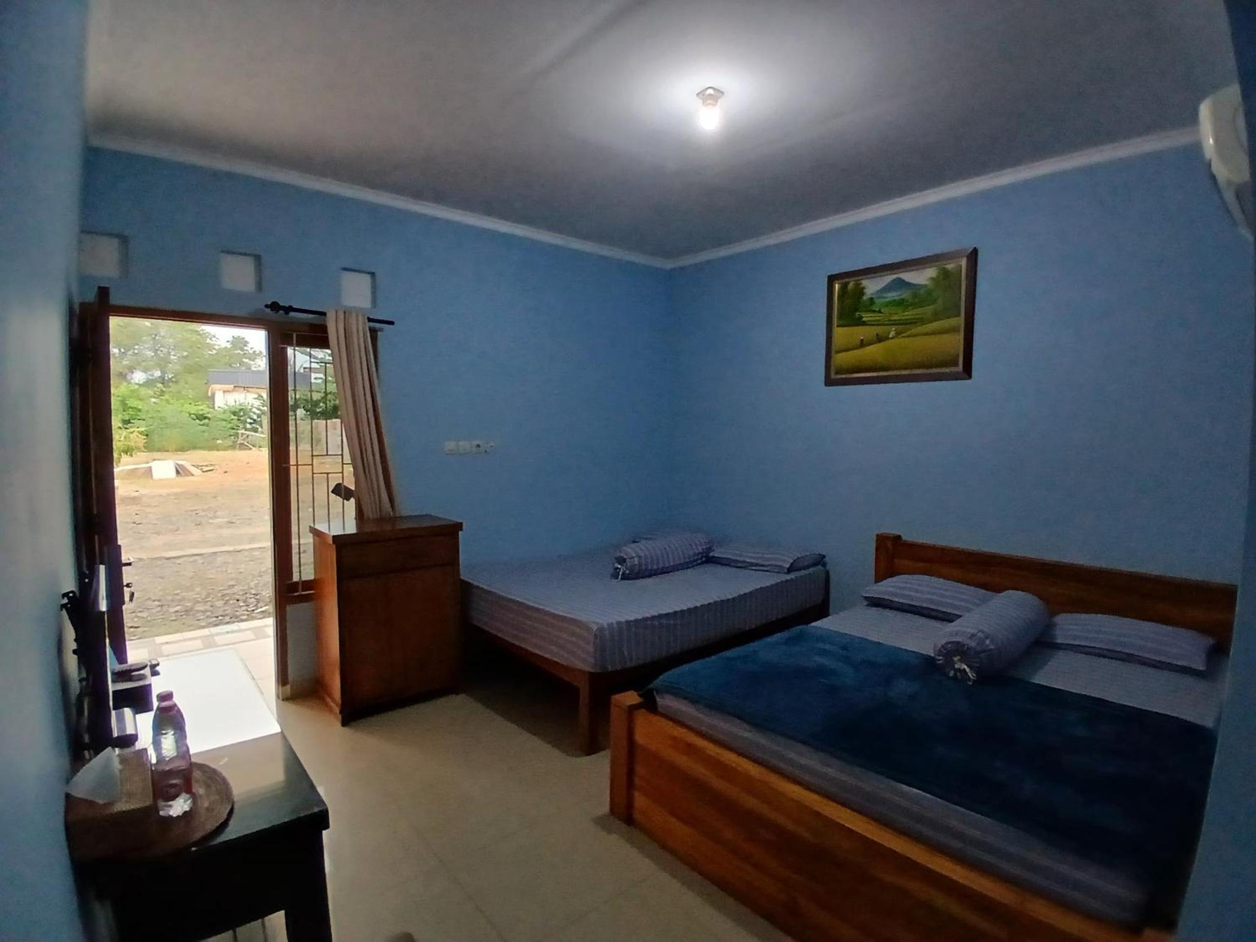 Deluxe Double Room (2 Adults + 1 Child) - Photo 6