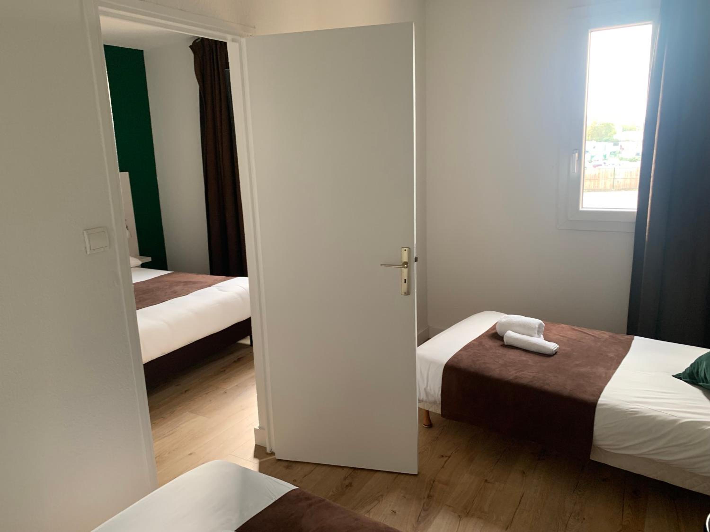 Quadruple Room - Photo 5