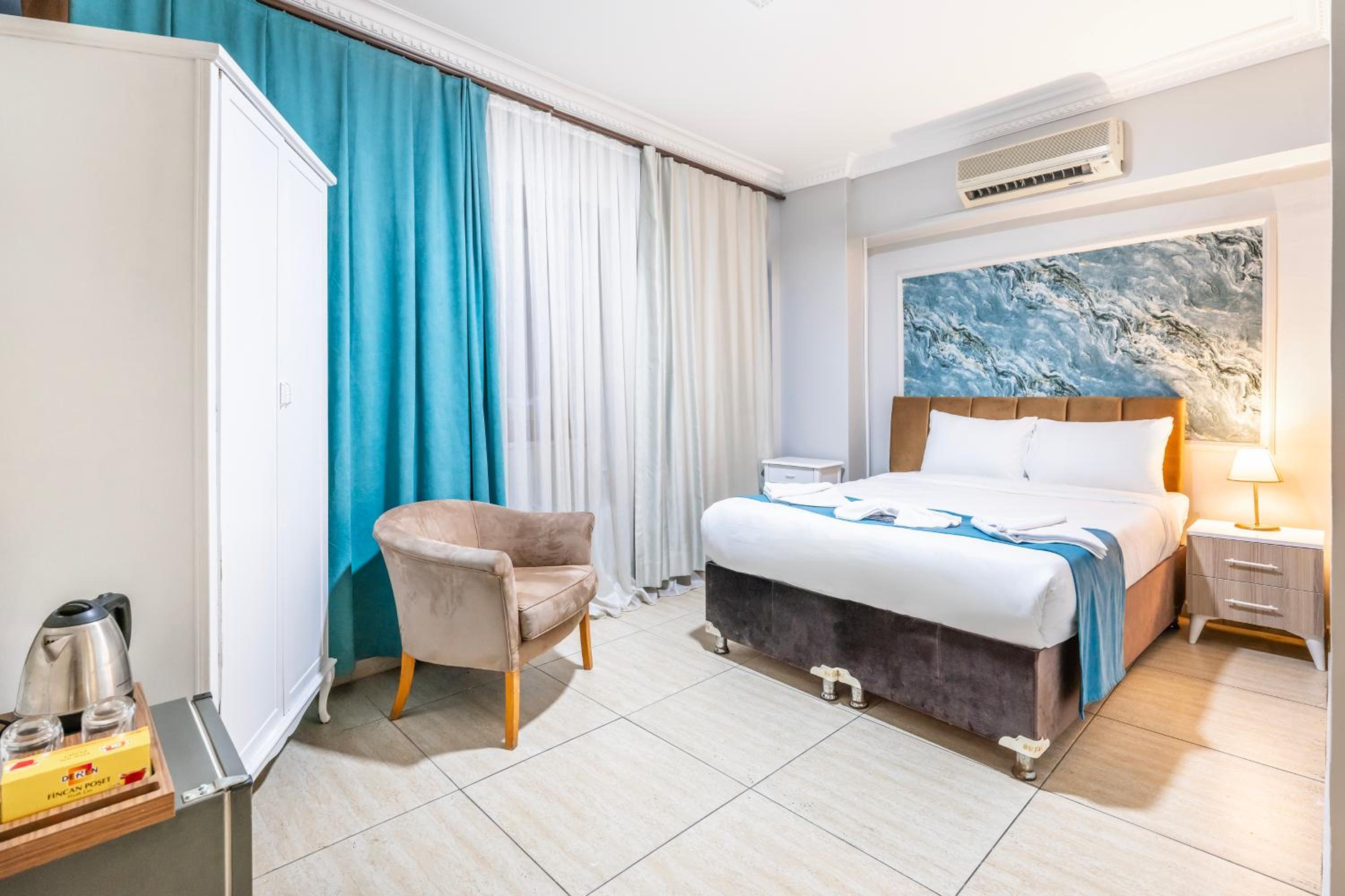 Budget Double Room photo 3