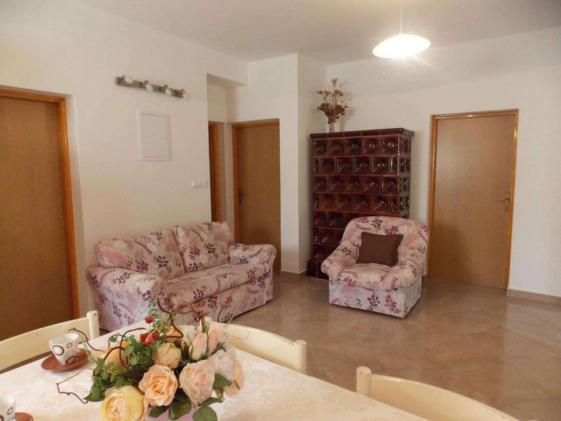 Three-Bedroom Vacation Home  photo 1