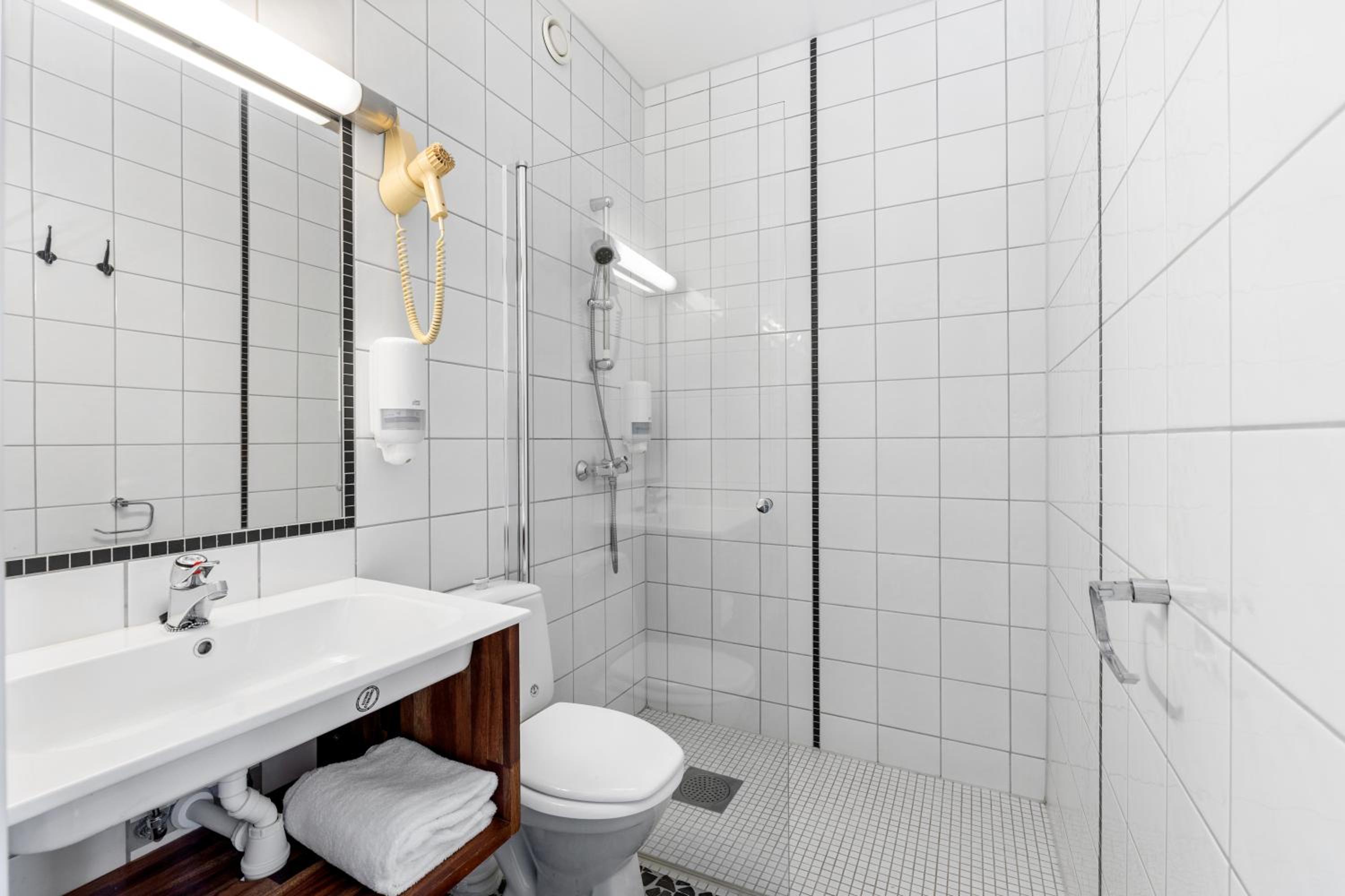 Standard Double Room - Photo 4