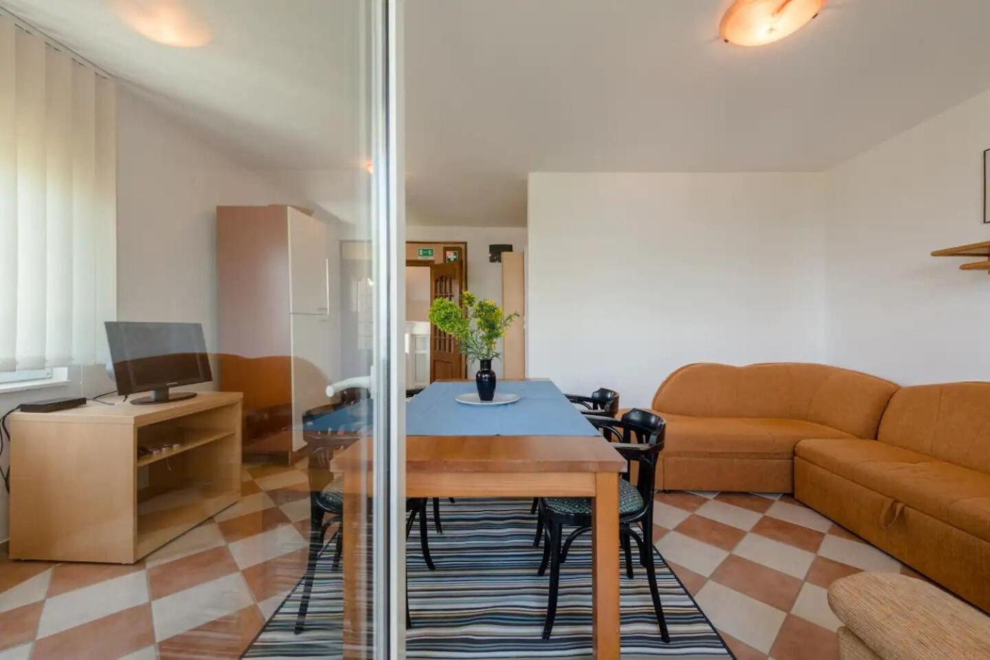 One-Bedroom Apartment with Terrace