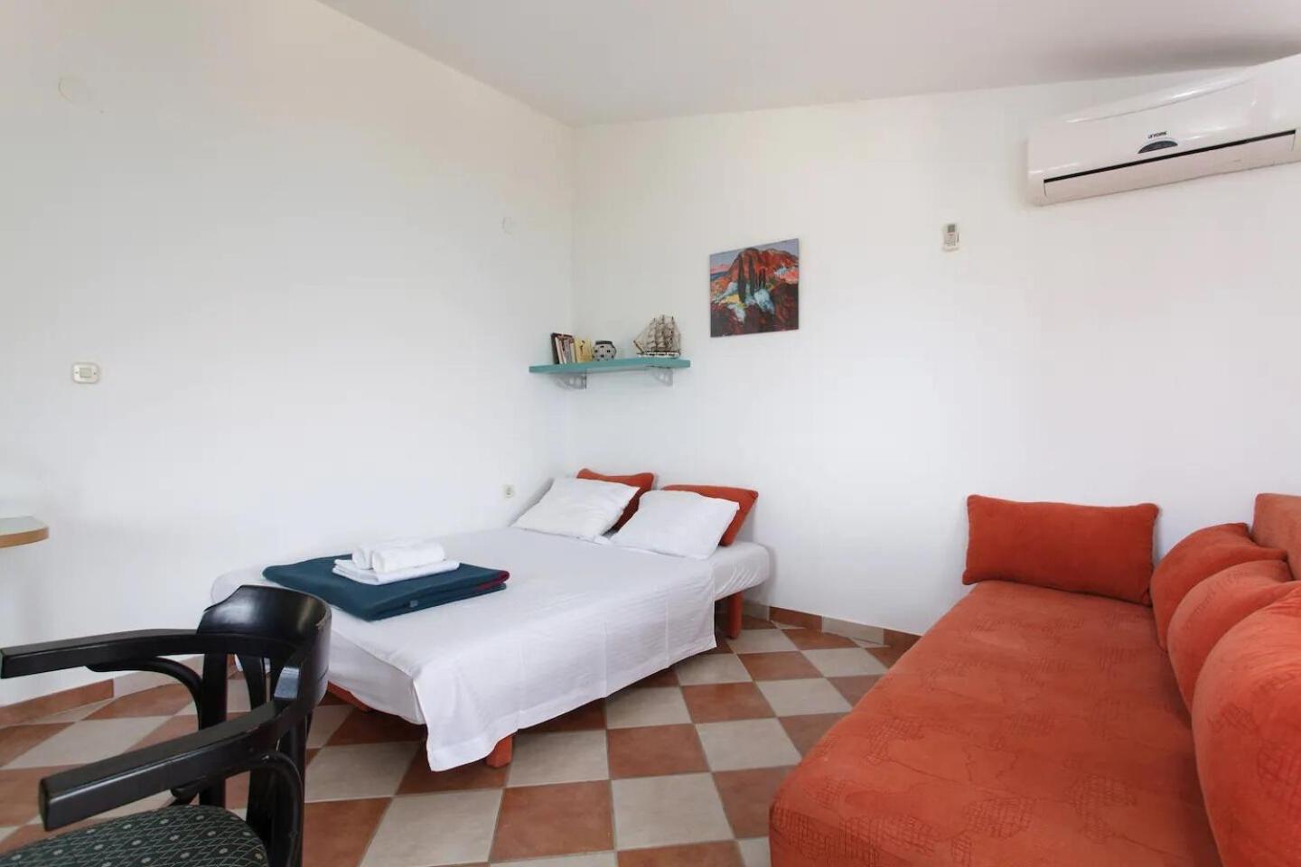 One-Bedroom Apartment with Sea View
