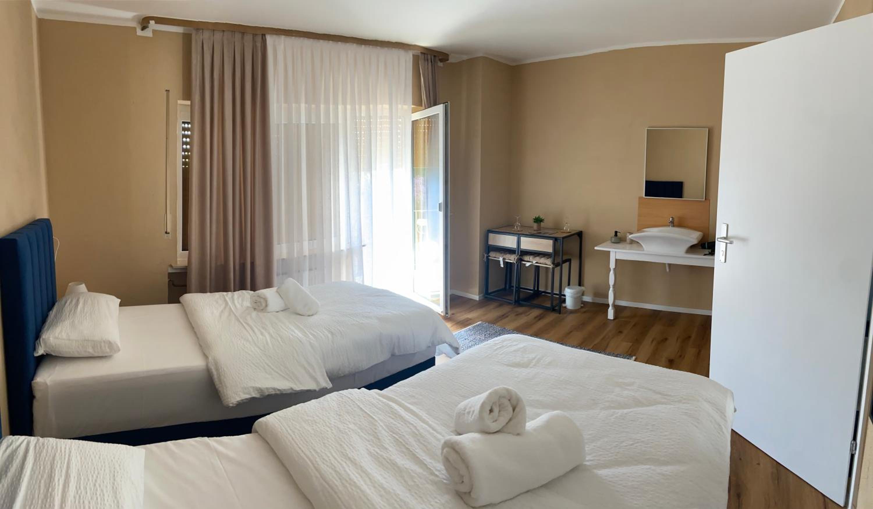 Double Room with Balcony photo 3