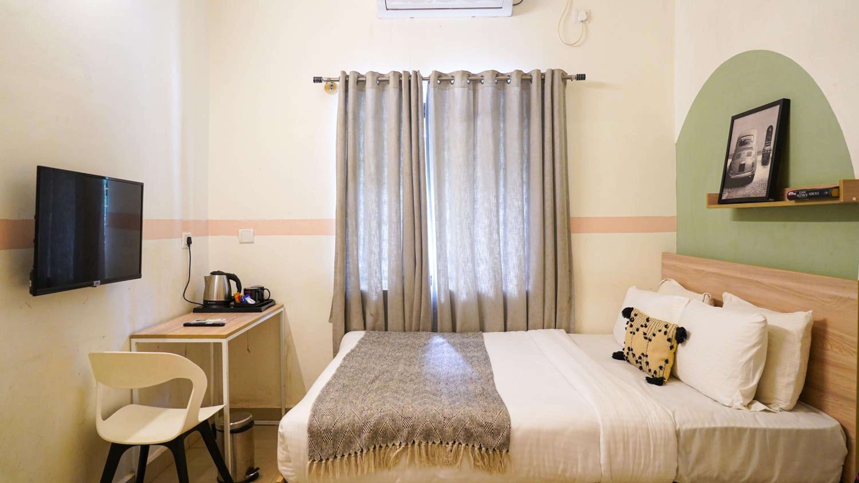 Standard Double Room - Photo 7