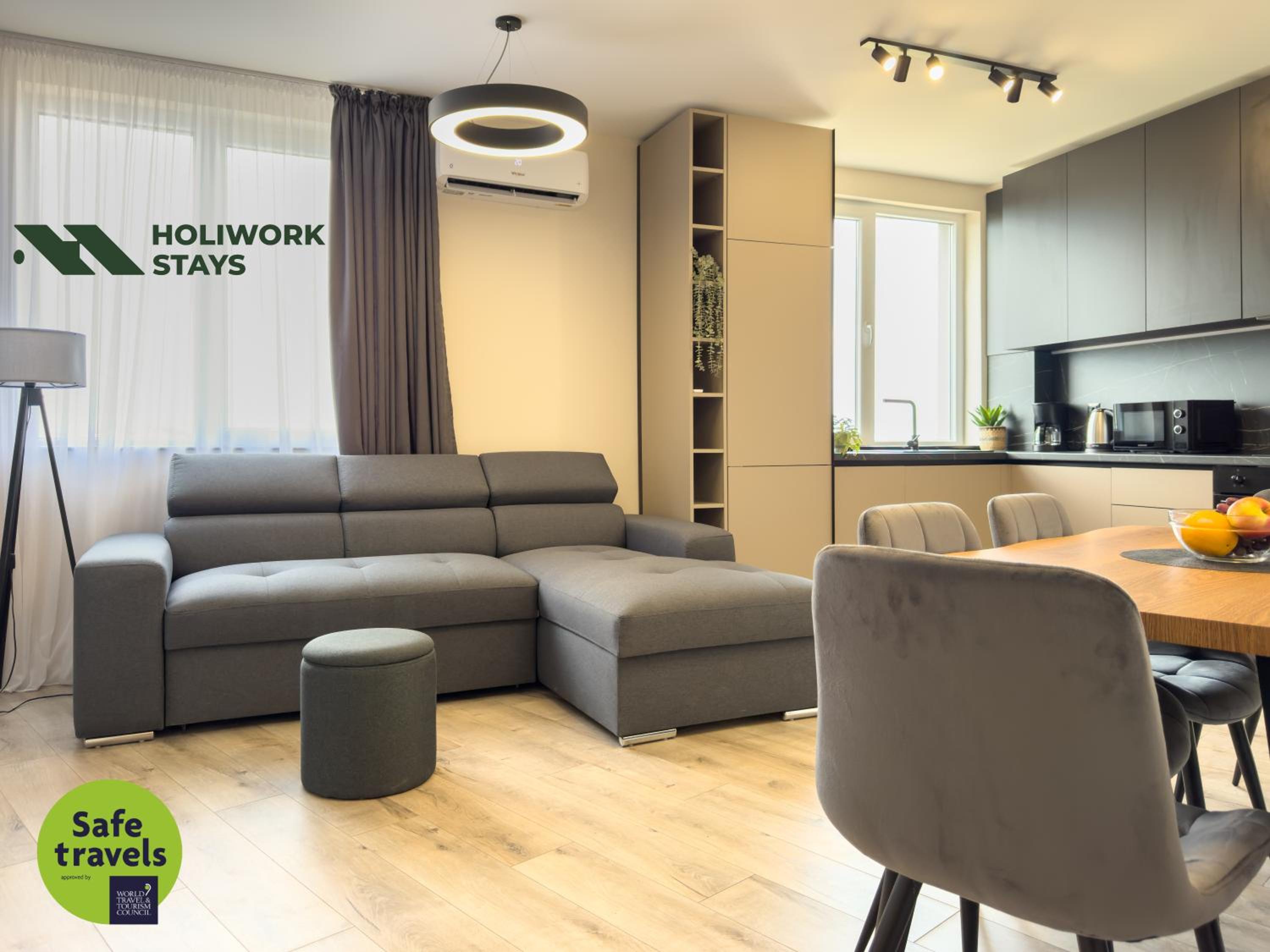 Two-Bedroom Apartment with Balcony photo 2