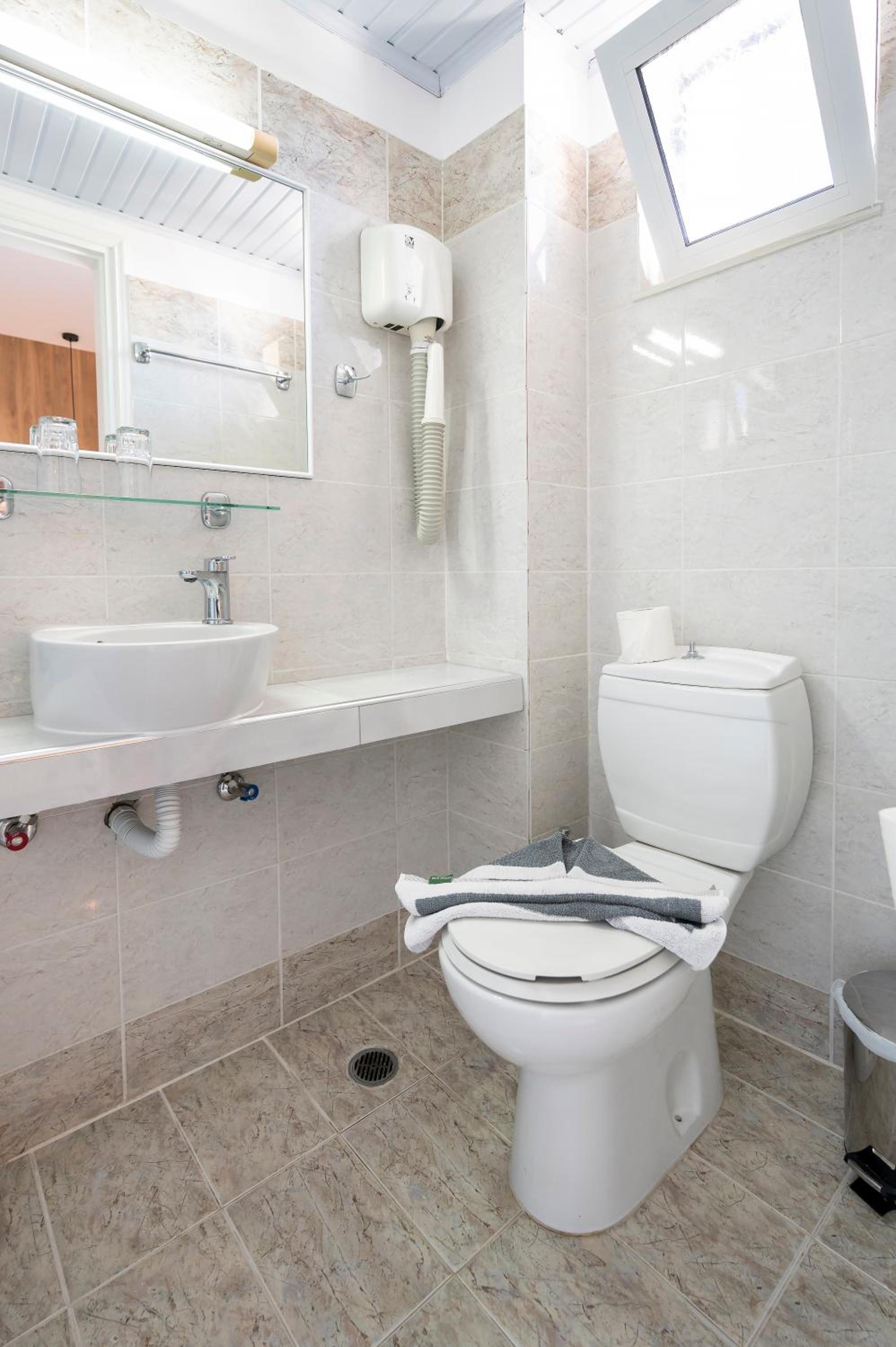 Double or Twin Room photo 2