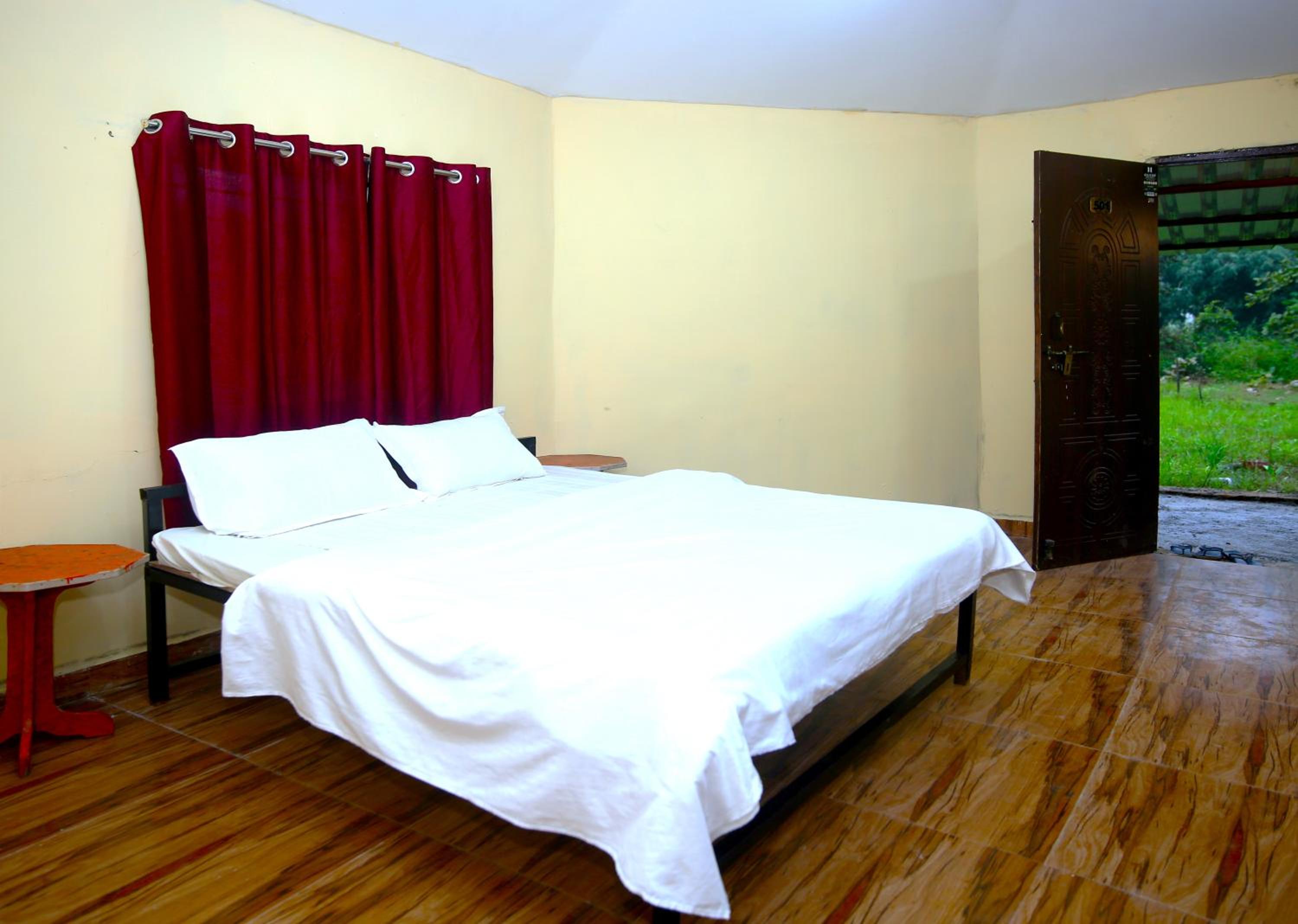 Family Room - Photo 2