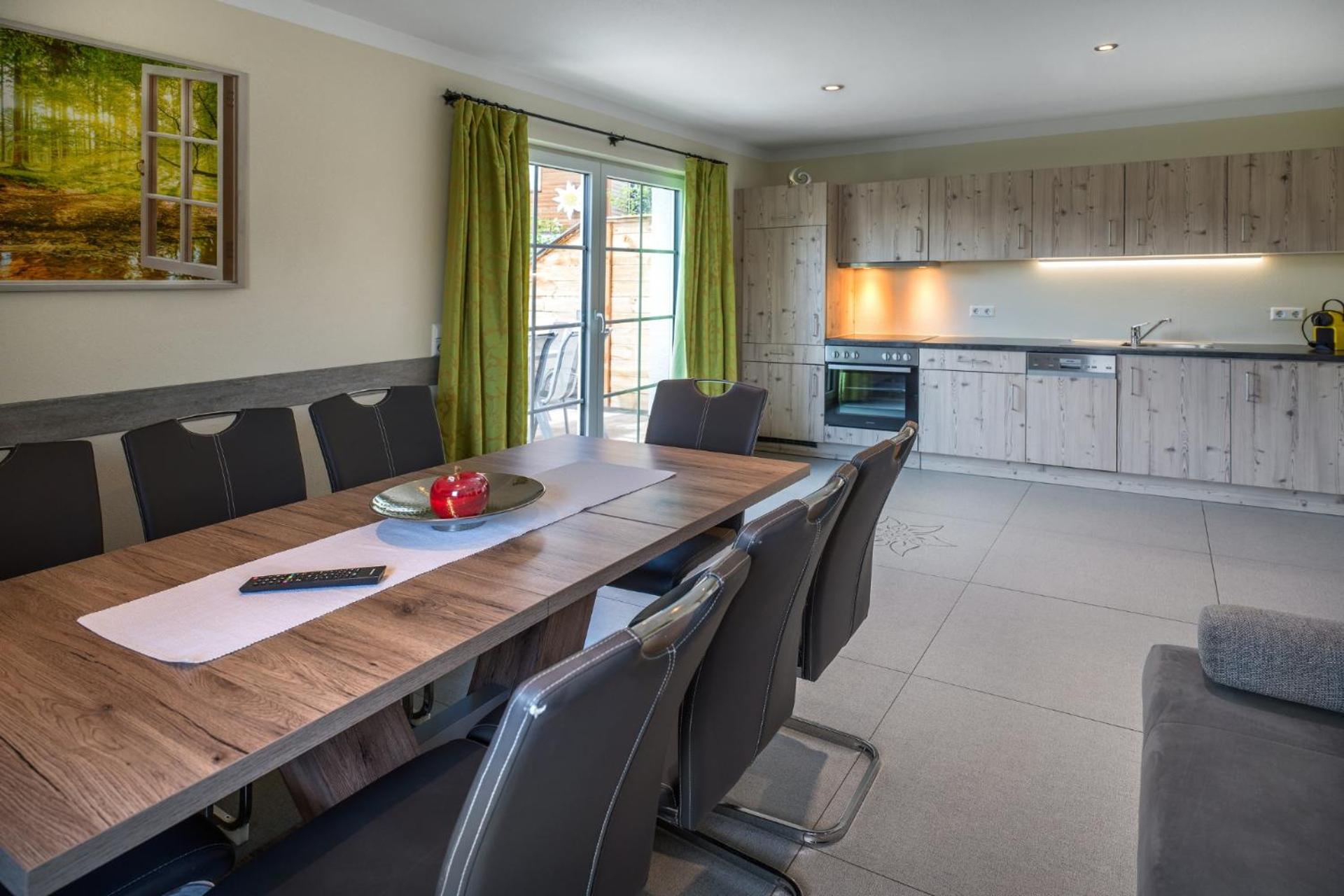Holiday Home - Split Level - Photo 10