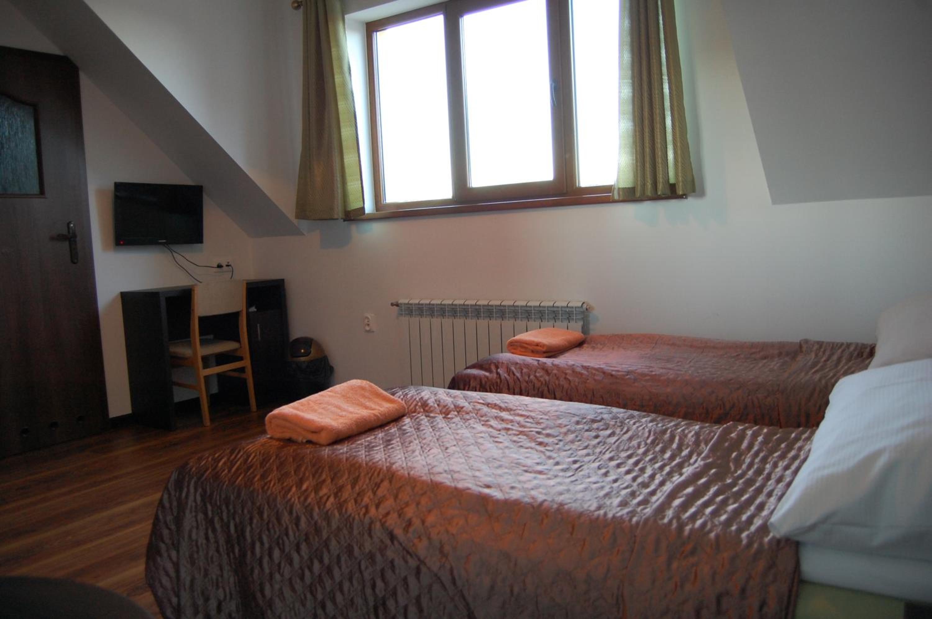 Standard Twin Room photo 1