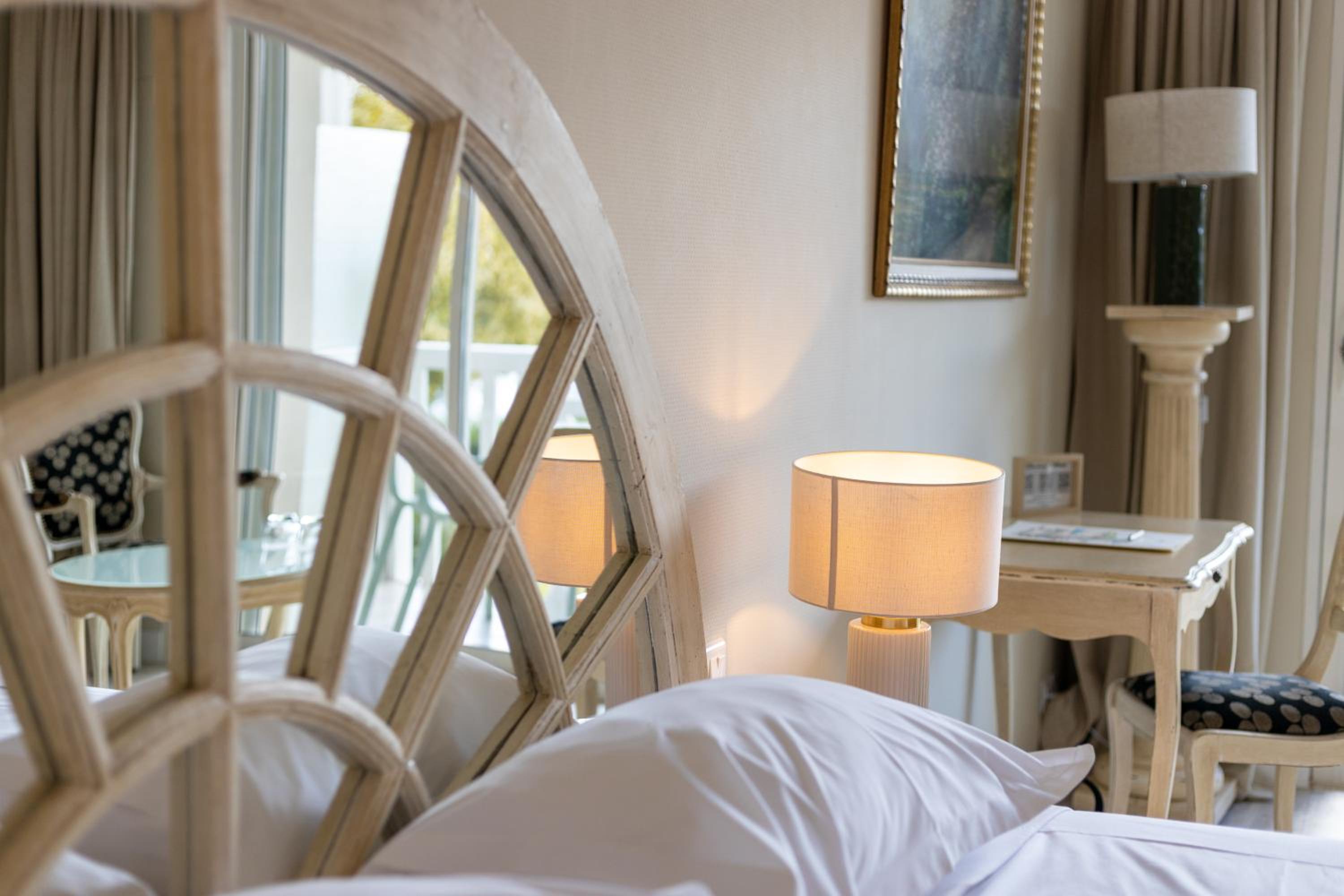 Chambre Double de Luxe avec Balcon – Vue sur Rivière photo