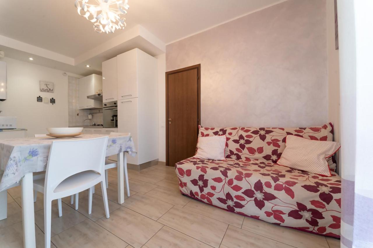 Two-Bedroom House - Photo 24