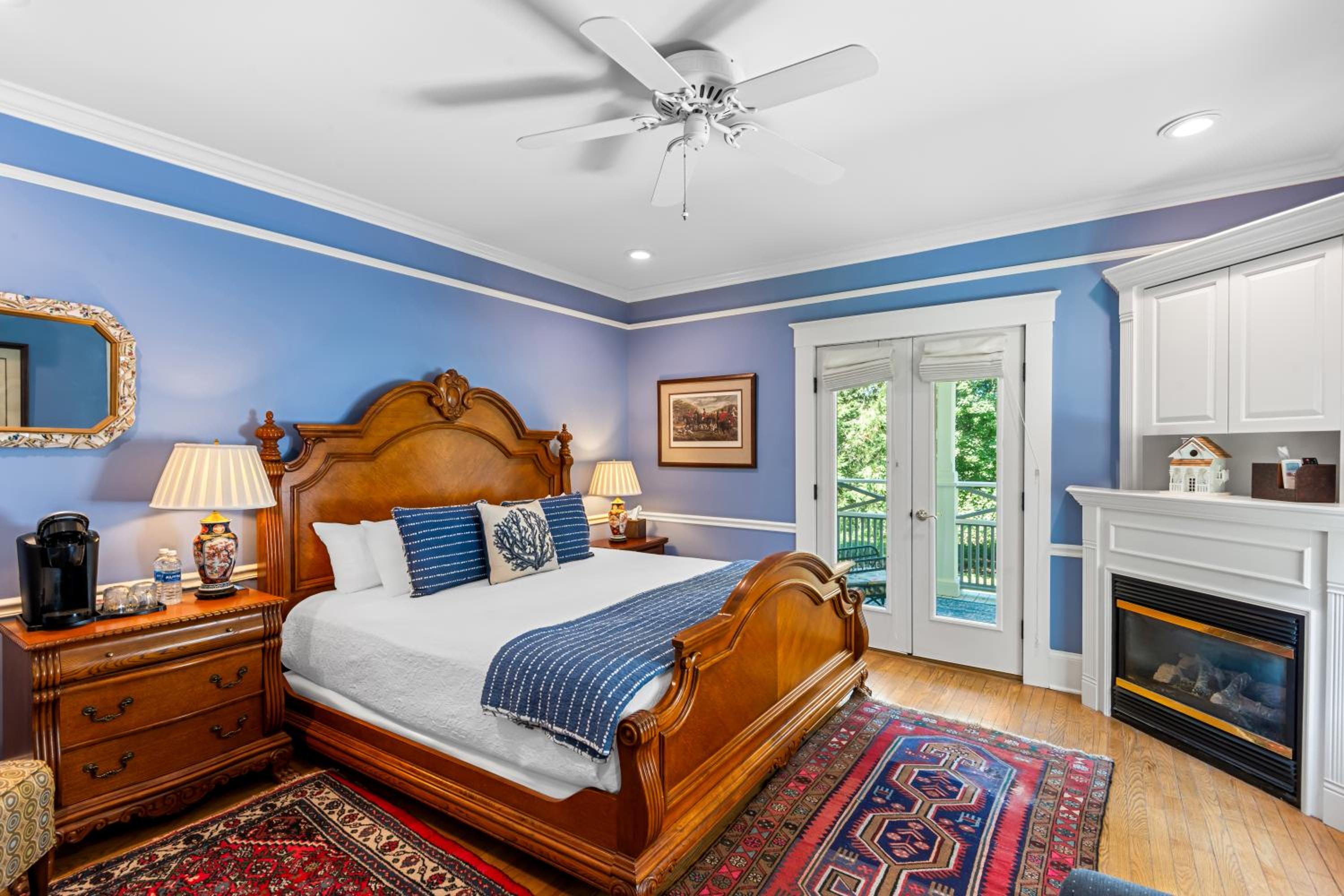 King Suite with Balcony - Photo 1