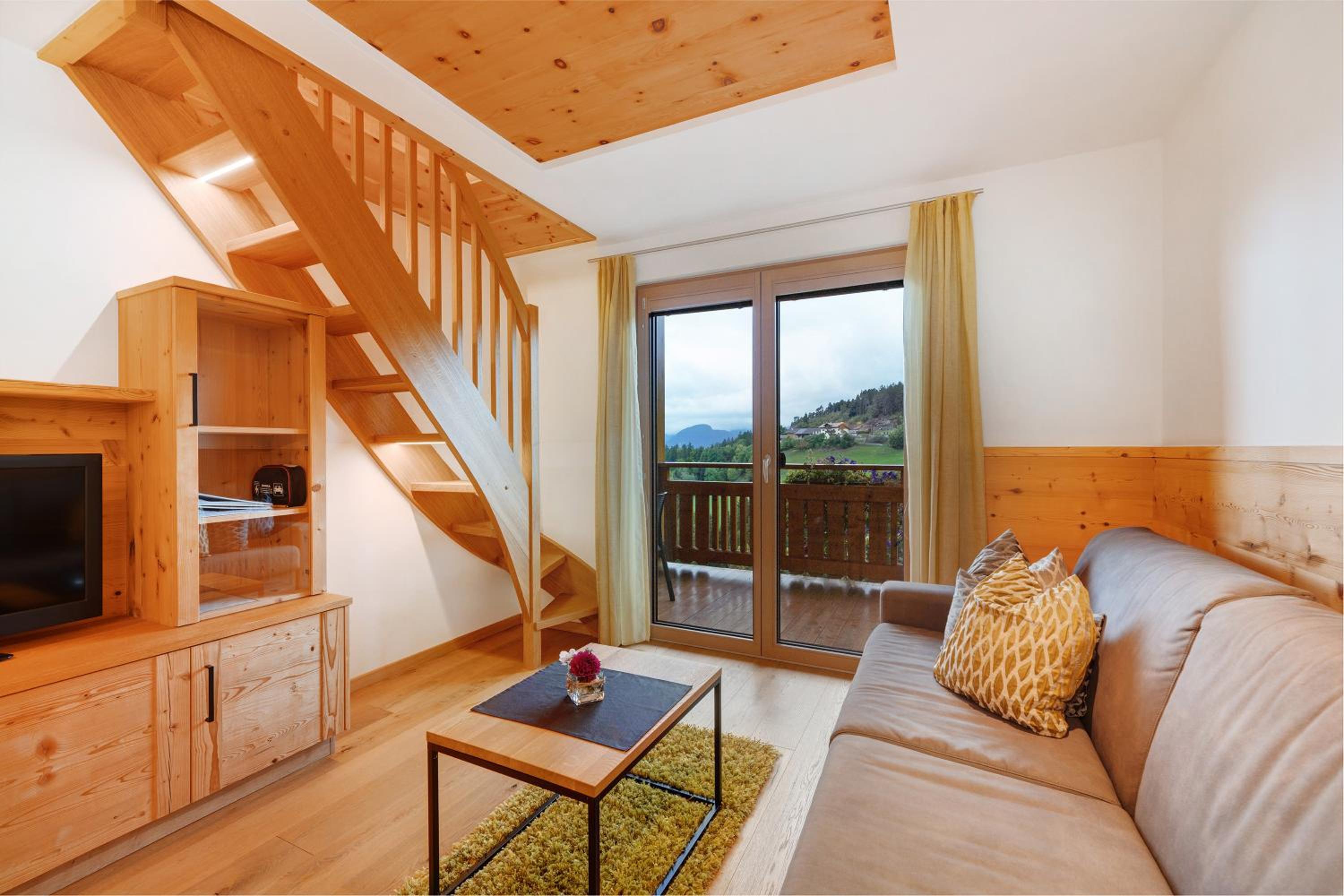 Two-Bedroom Deluxe Apartment with Balcony