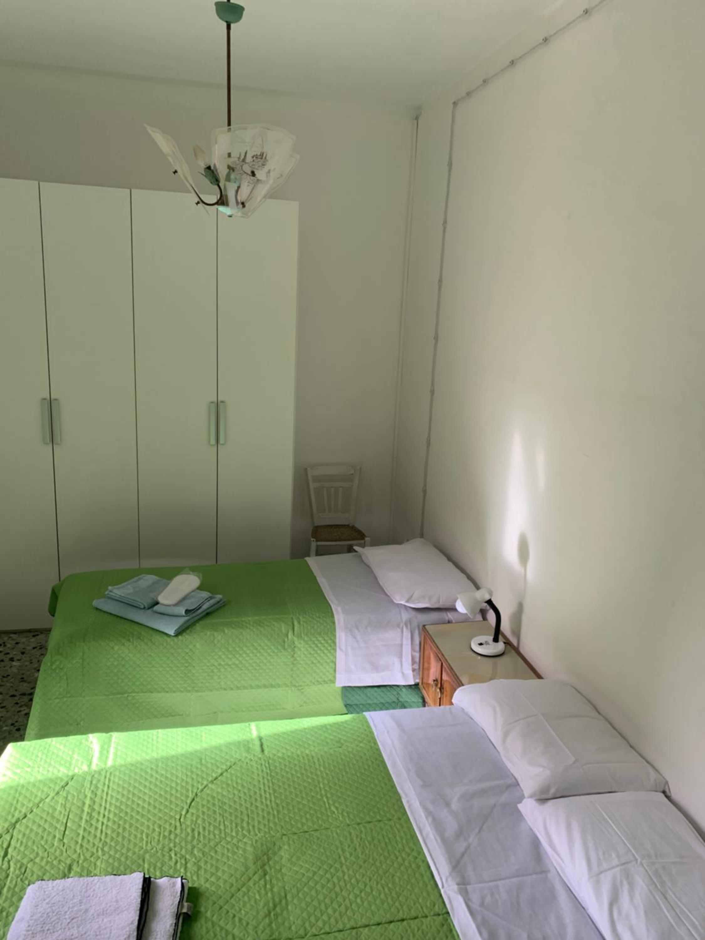 Deluxe Room (2 Adults + 1 Child) - Photo 1