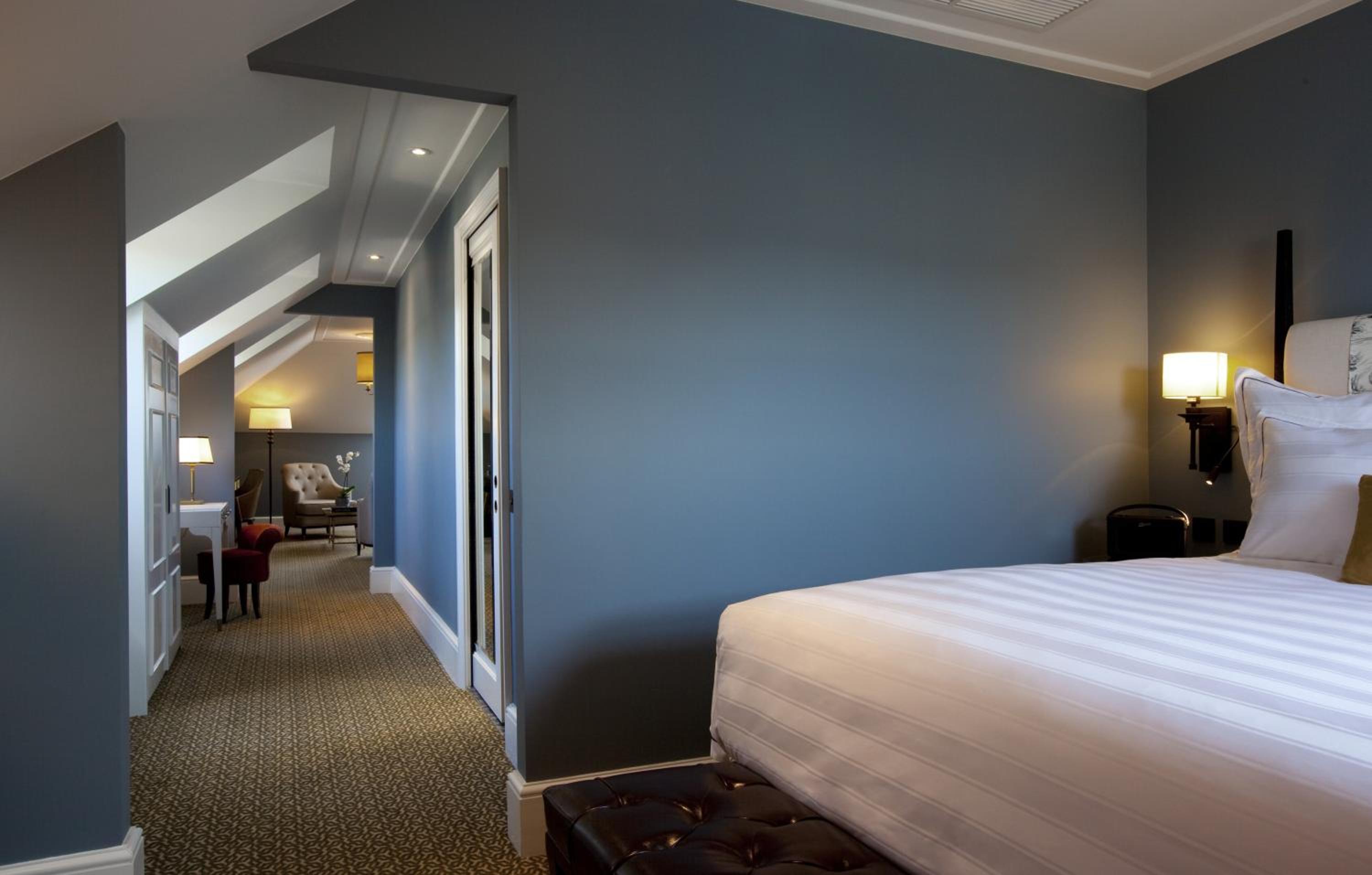 Deluxe Suite with Spa Bath