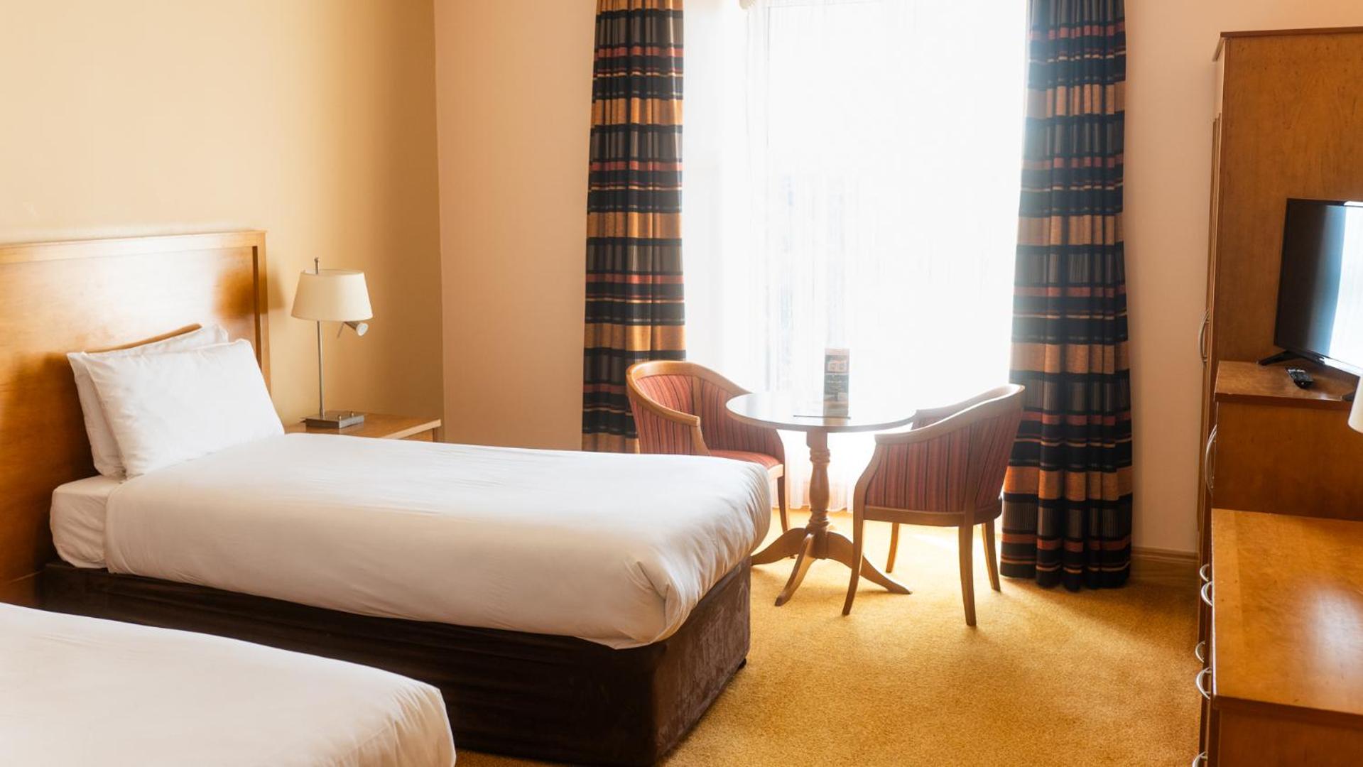 Twin Room - Photo 5