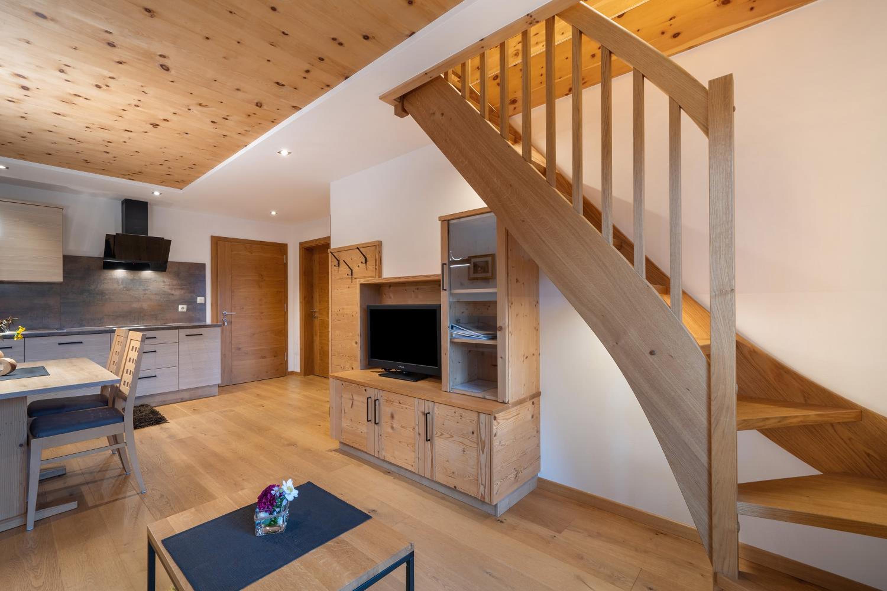 Two-Bedroom Deluxe Apartment with Balcony photo 2