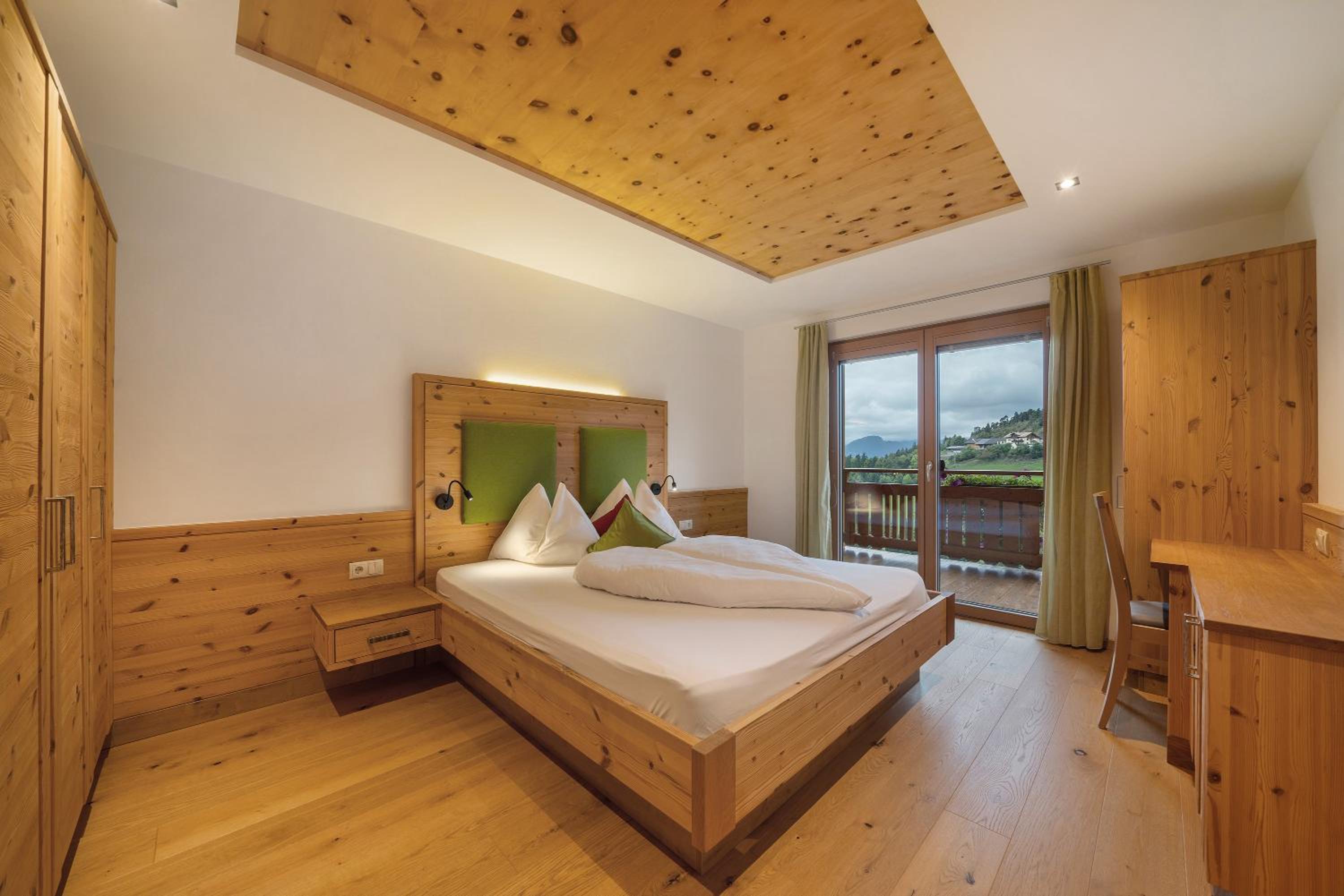 Two-Bedroom Deluxe Apartment with Balcony photo 1