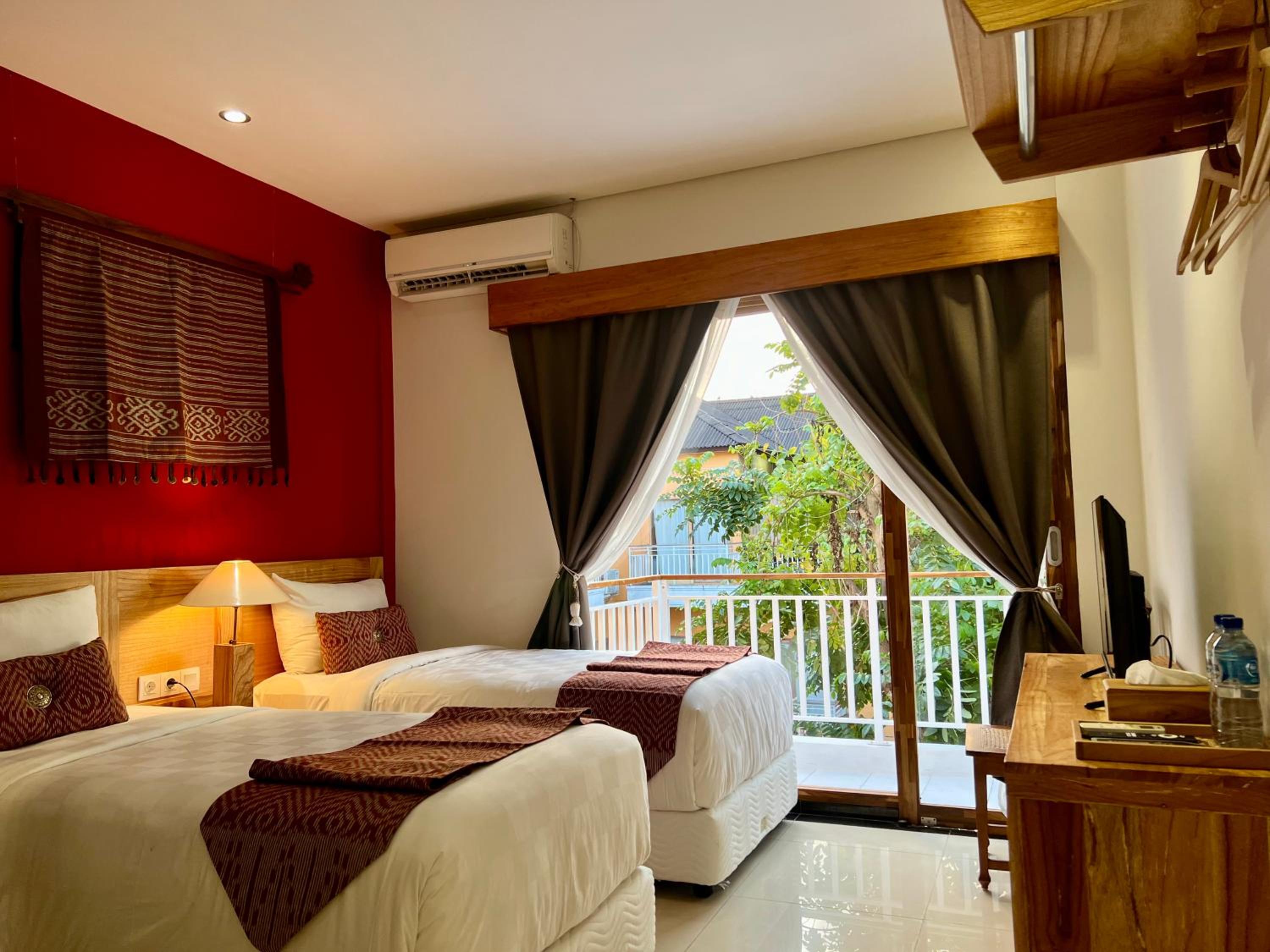 Twin Room with Pool View