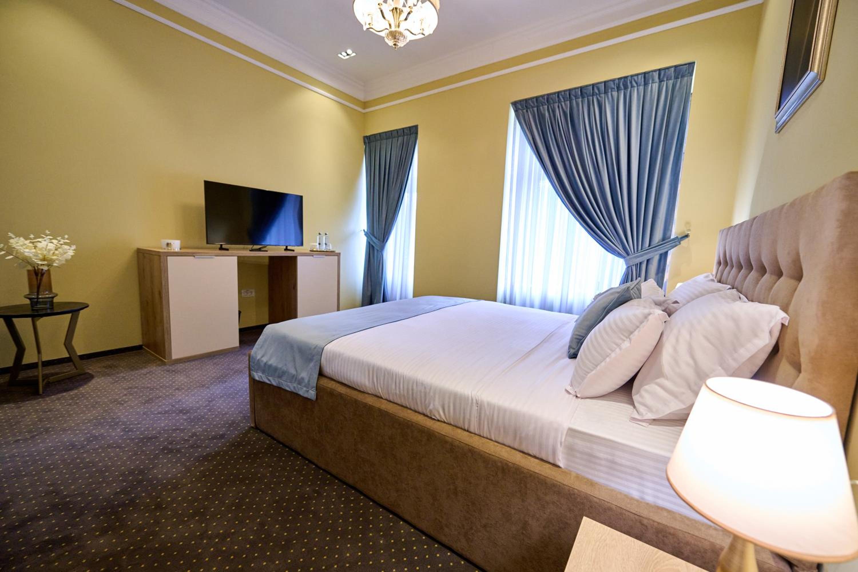 Deluxe Family Suite