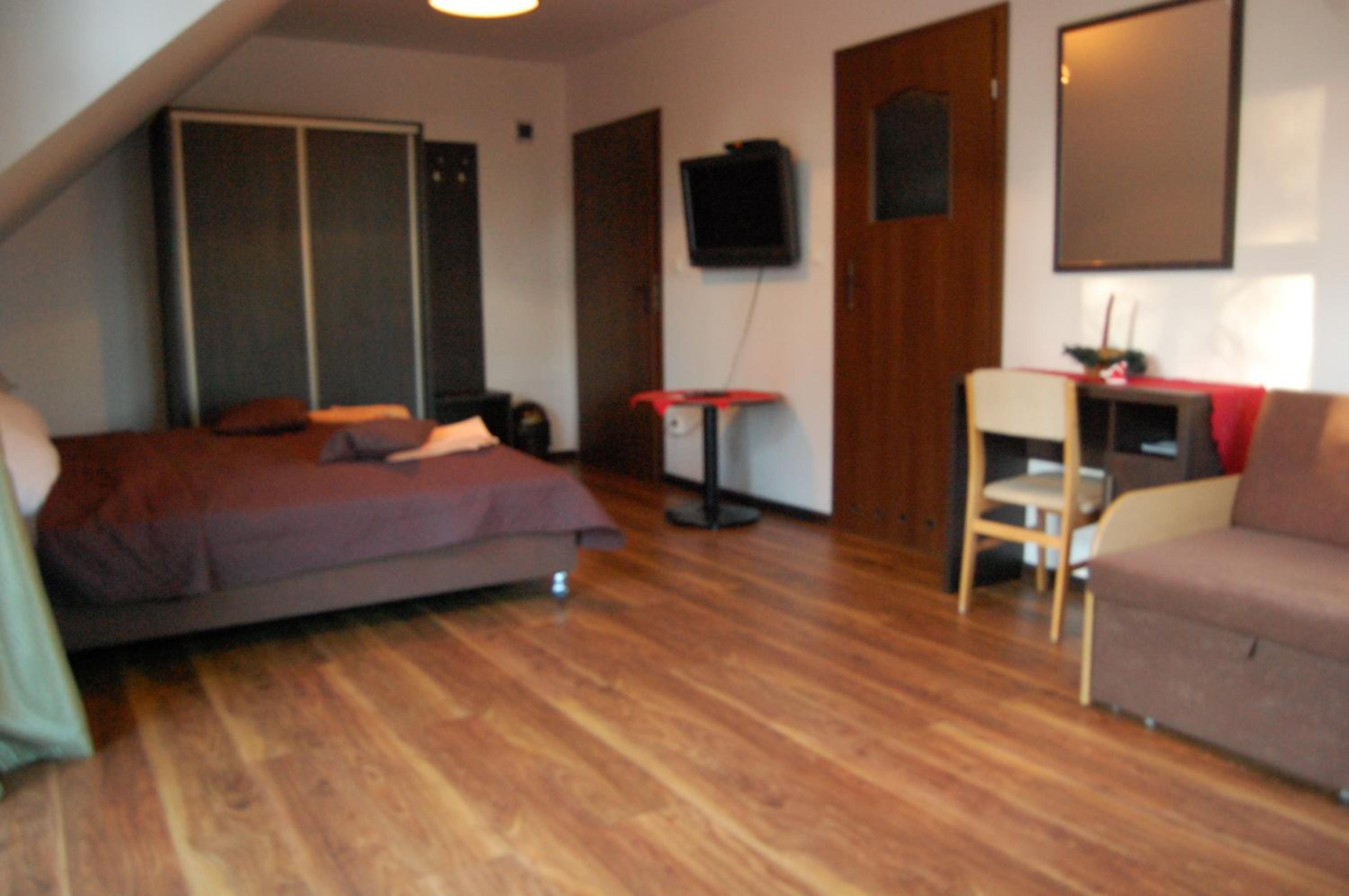Family Room (3 Adults) photo 2