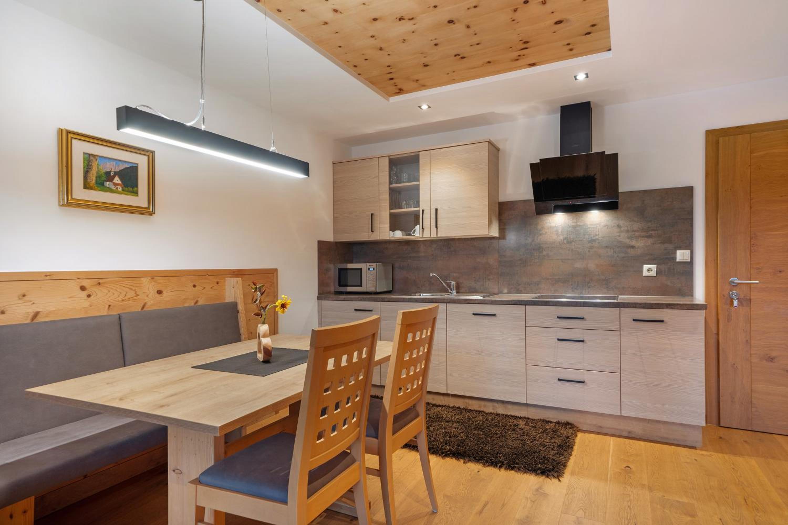 Two-Bedroom Deluxe Apartment with Balcony photo 3