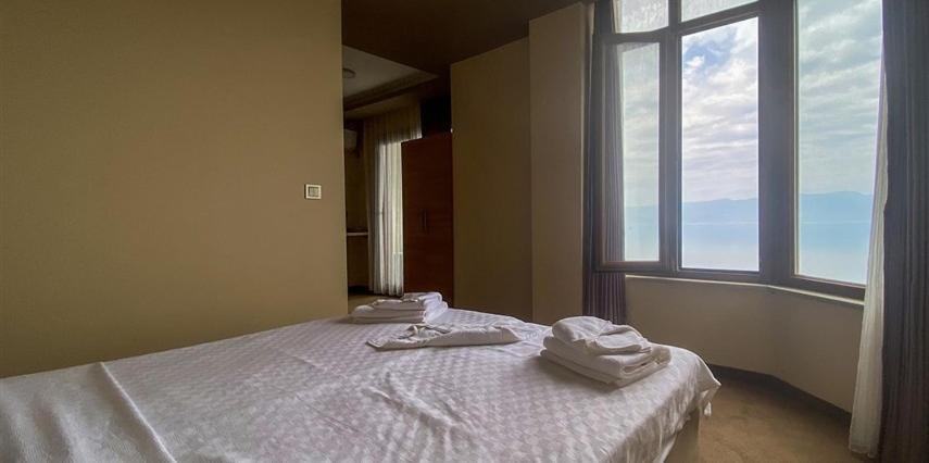 Double Room with Balcony - Photo 5