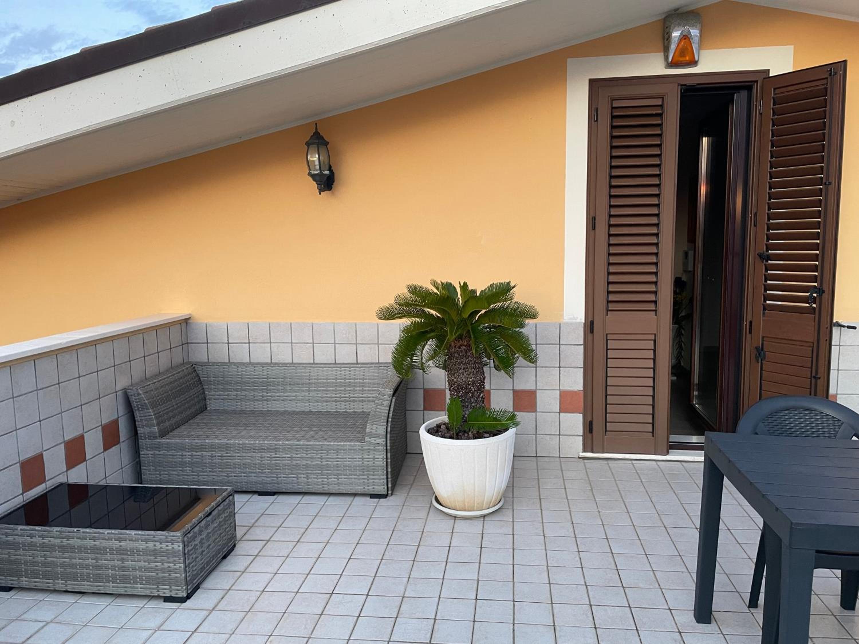 Two-Bedroom House - Photo 23