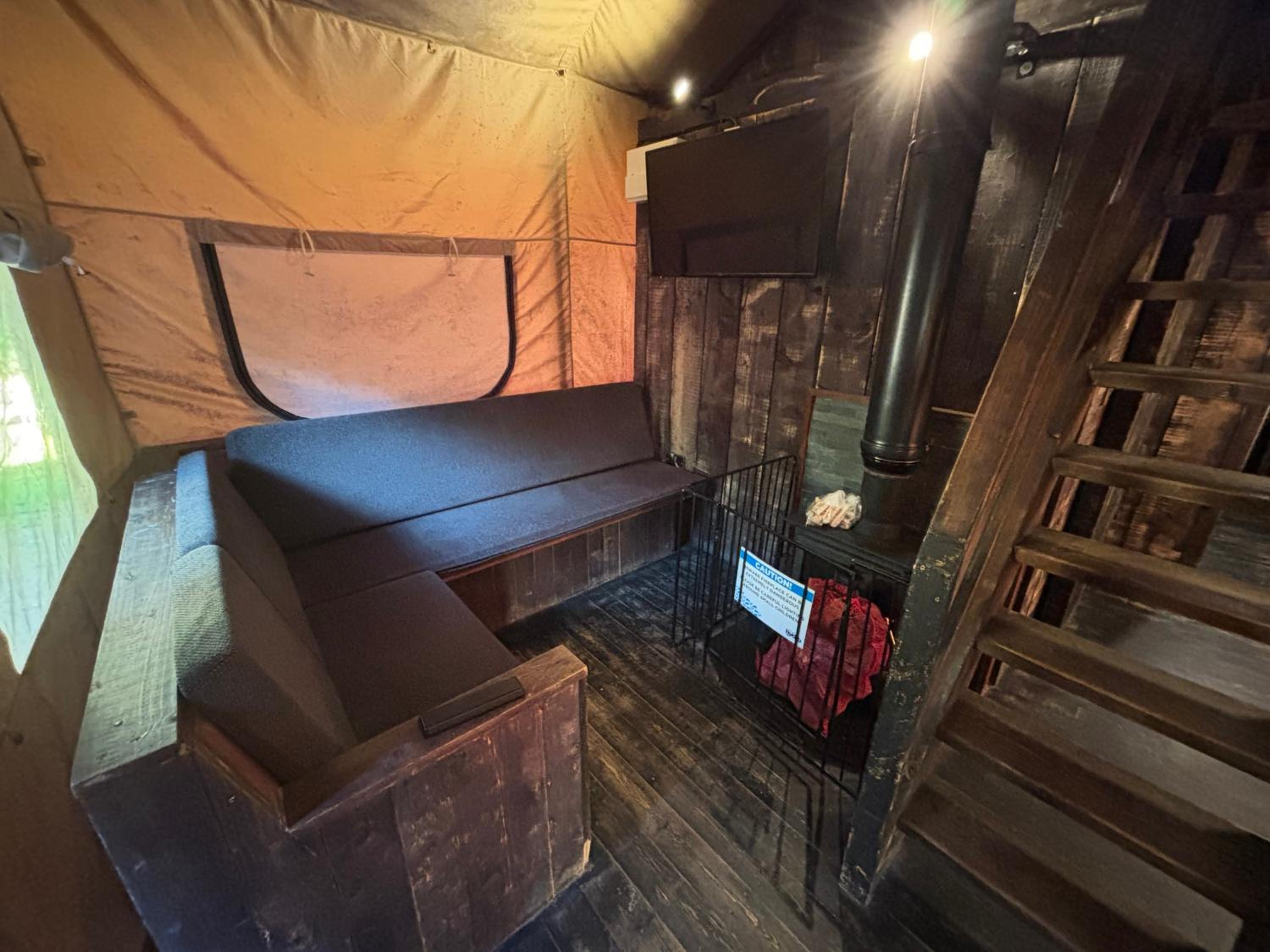 Economy Triple Room photo 1