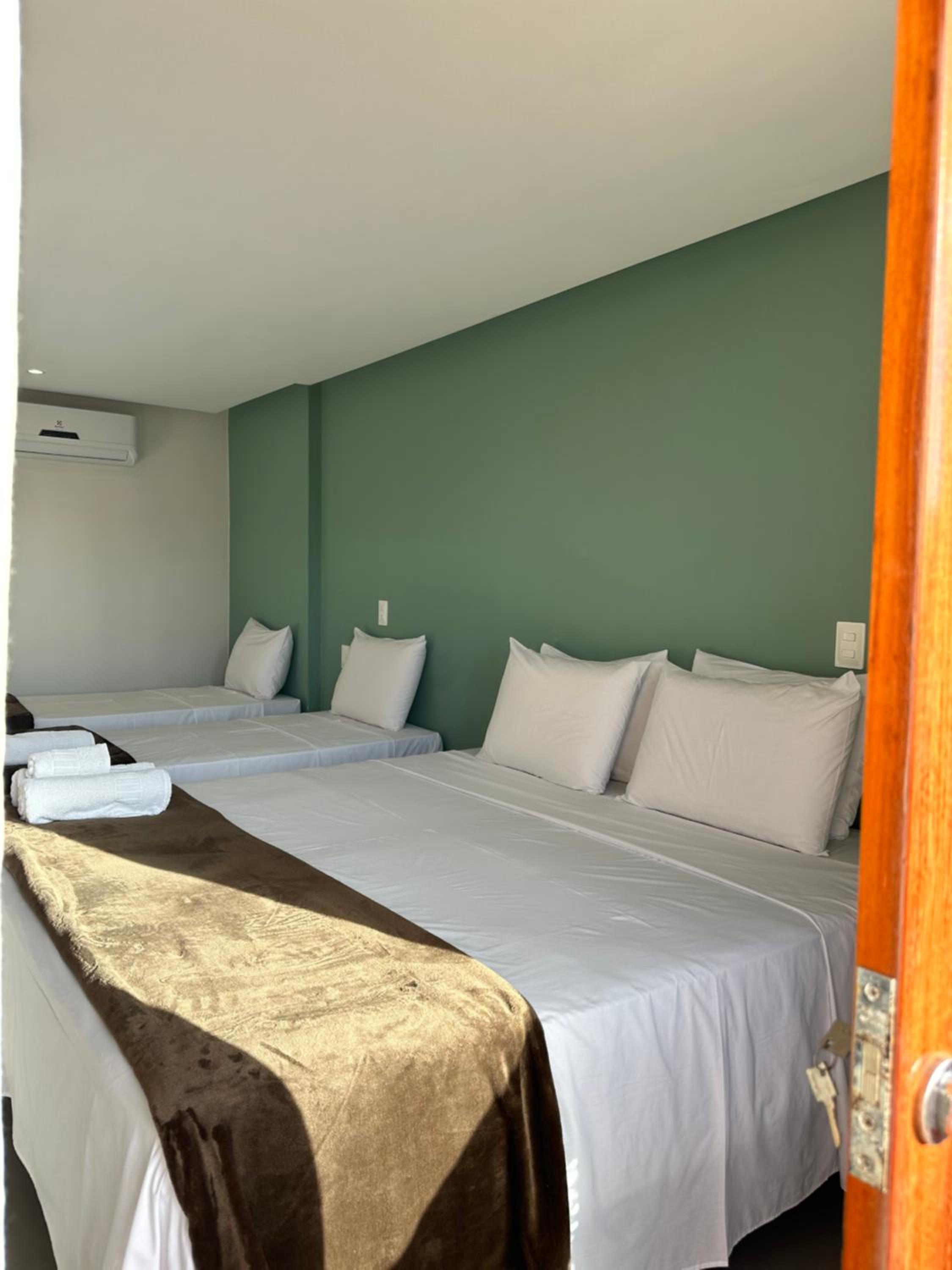 Quadruple Room - Photo 1