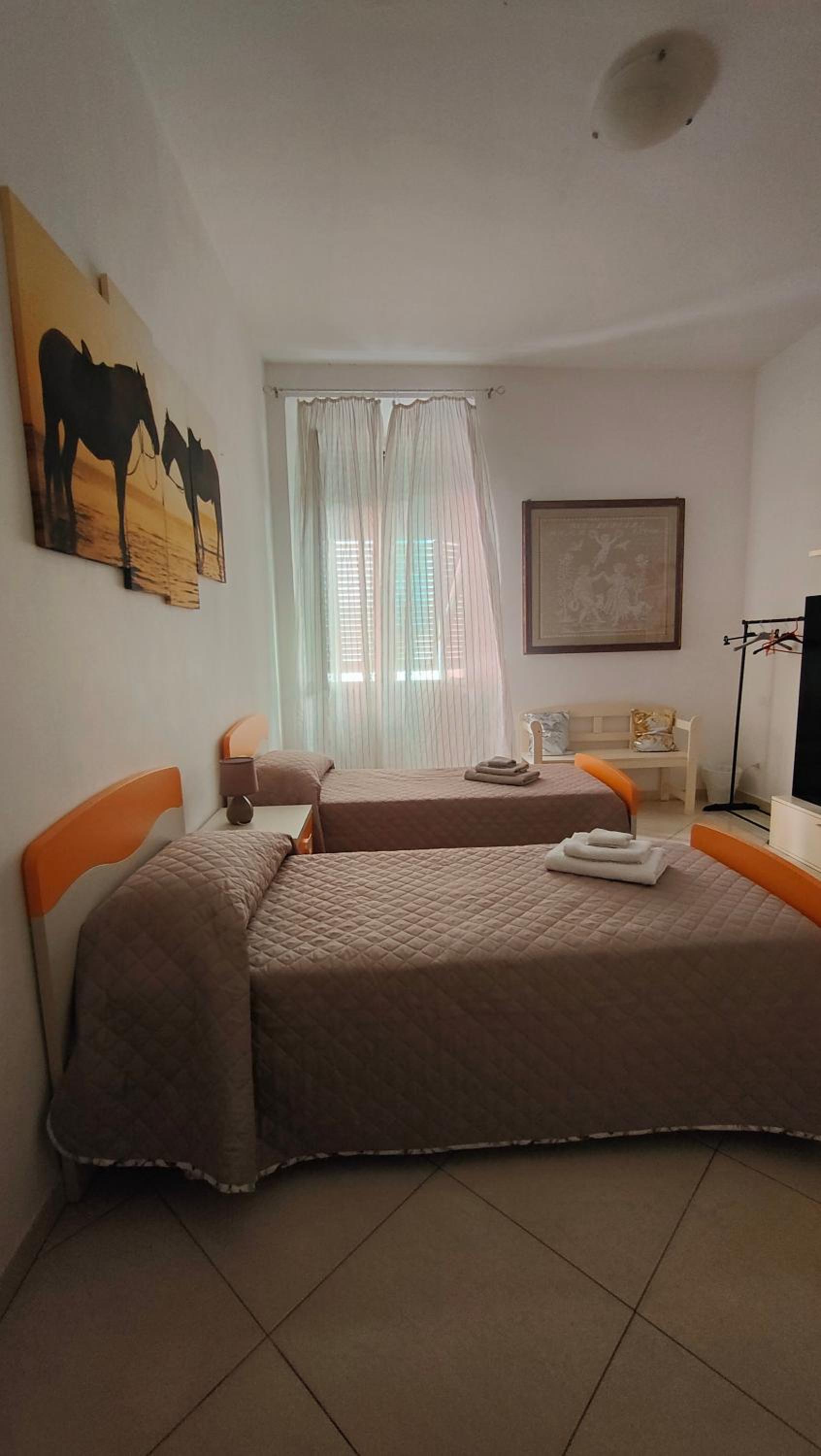 Single Room with Shared Bathroom photo 1