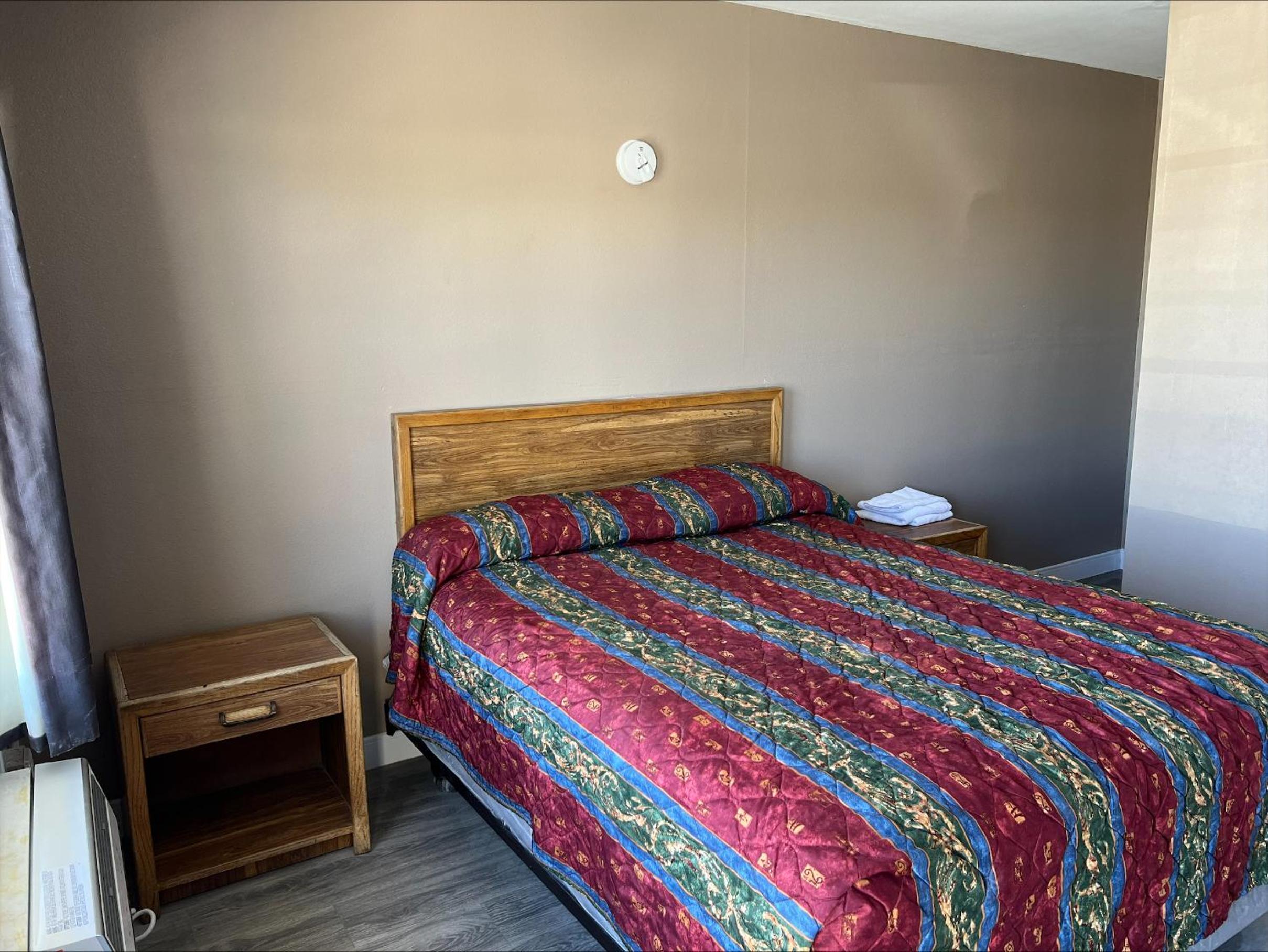 Queen Room - Photo 2