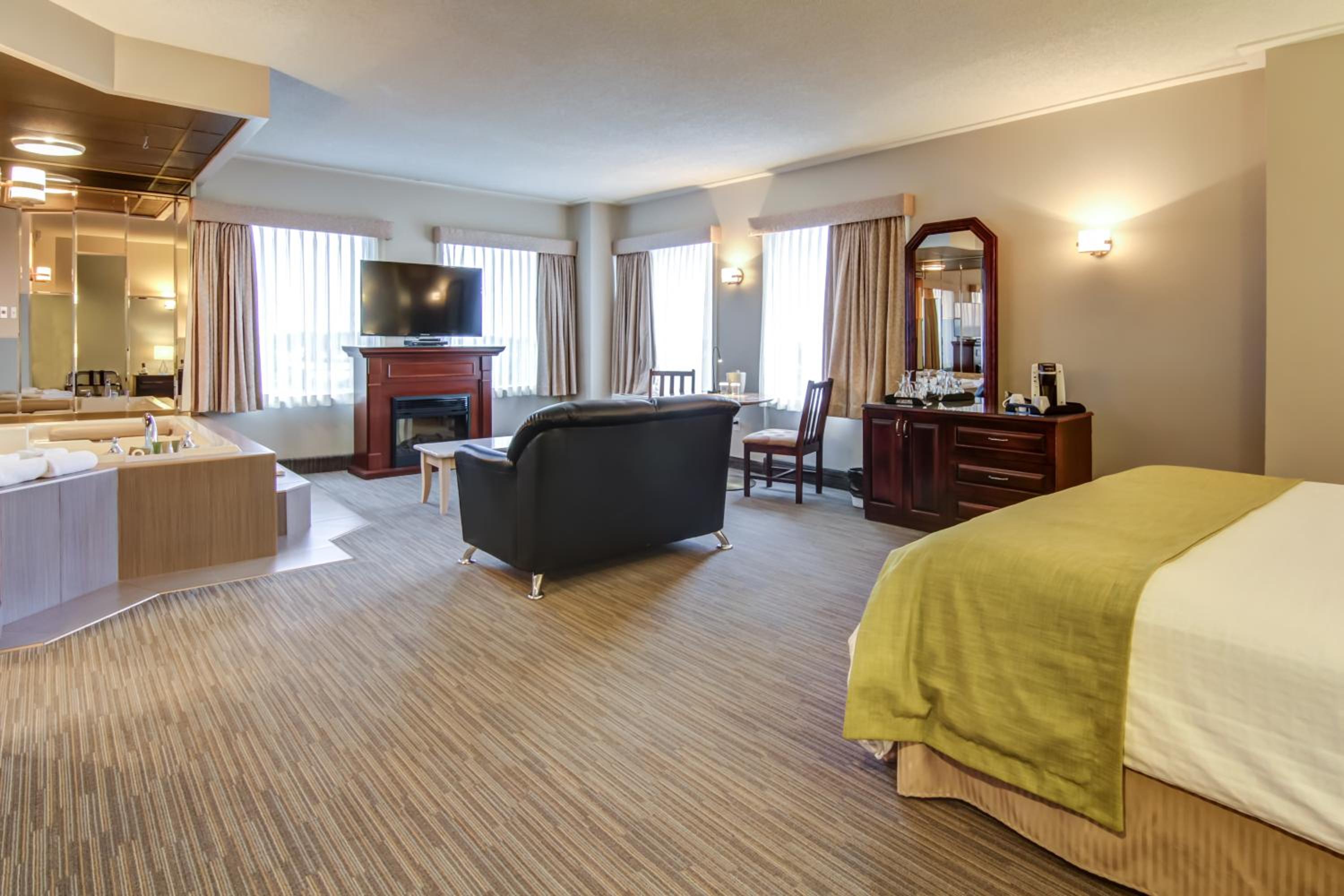 Deluxe King Room photo 2