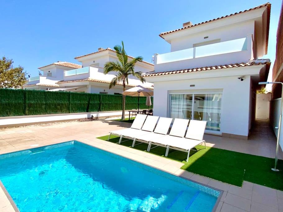 Villa de Tres Habitaciones
