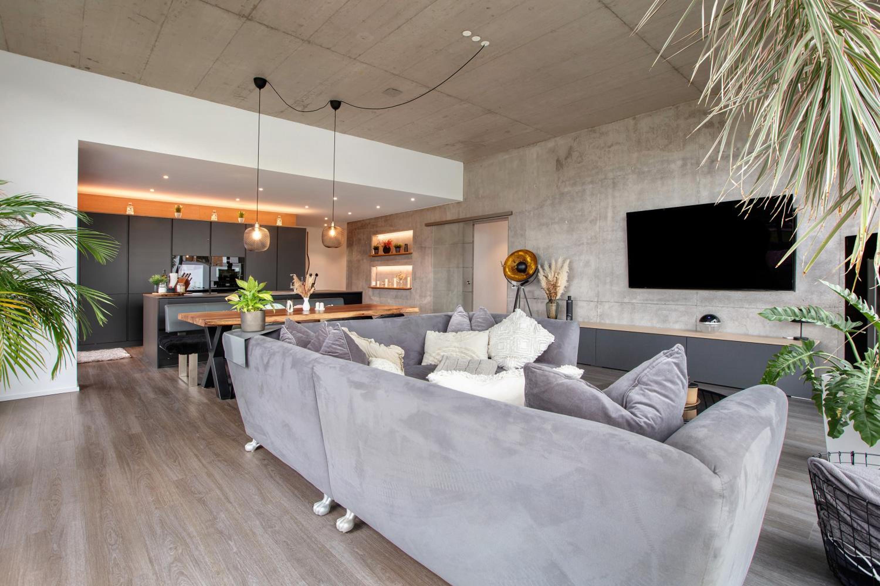 Two-Bedroom Deluxe Apartment with Garden View photo 2
