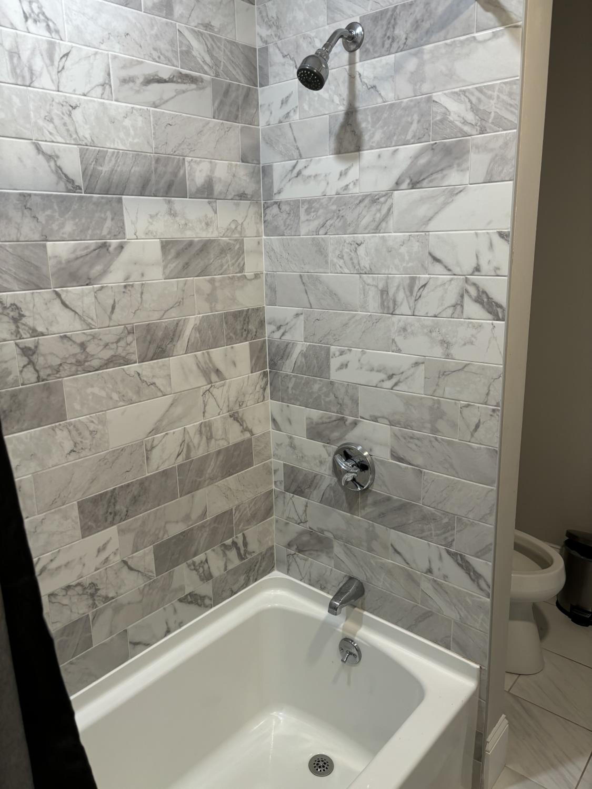 Basic Triple Room With Shared Bathroom photo 2