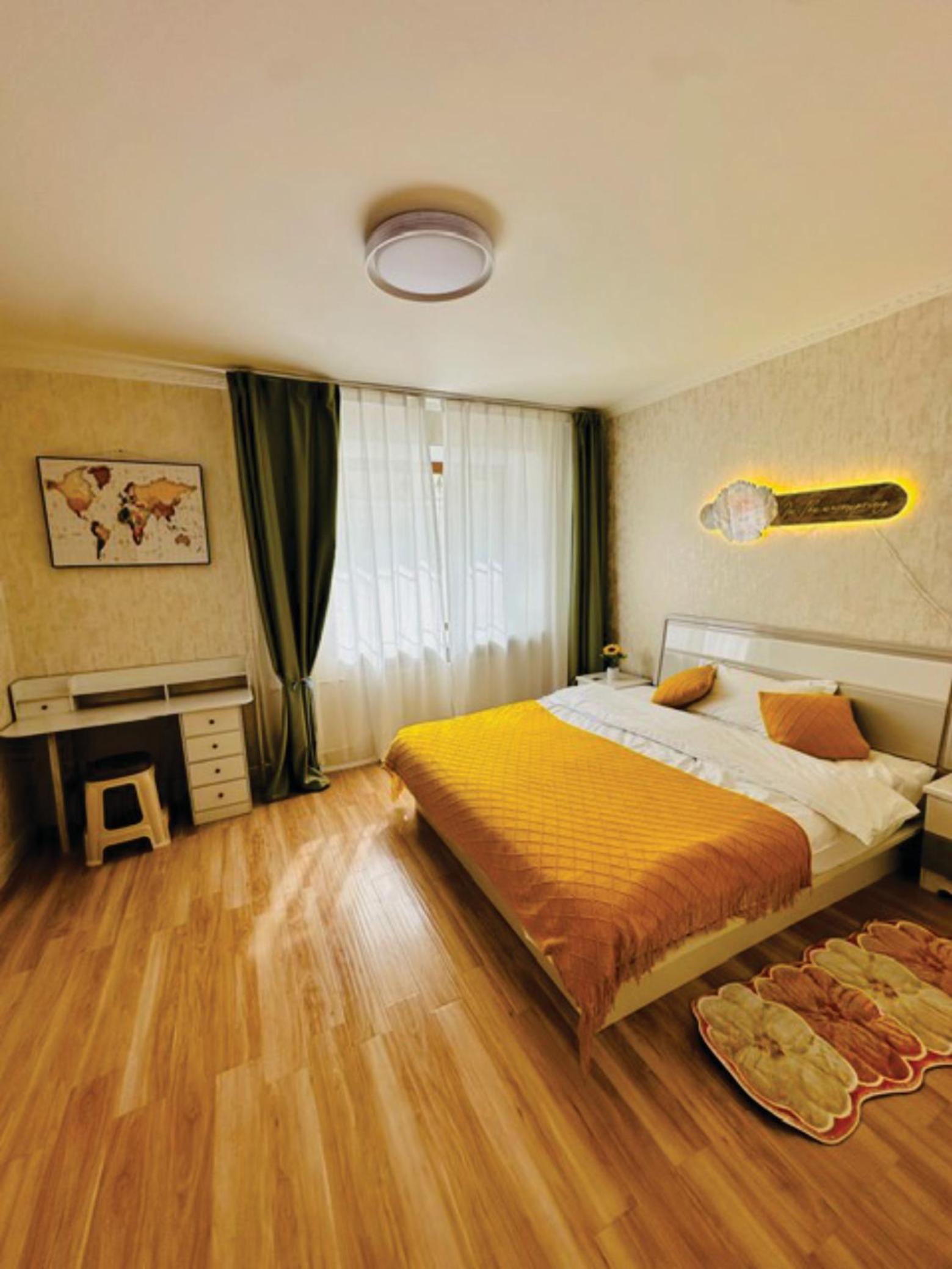 Three-Bedroom Apartment with Balcony photo 1