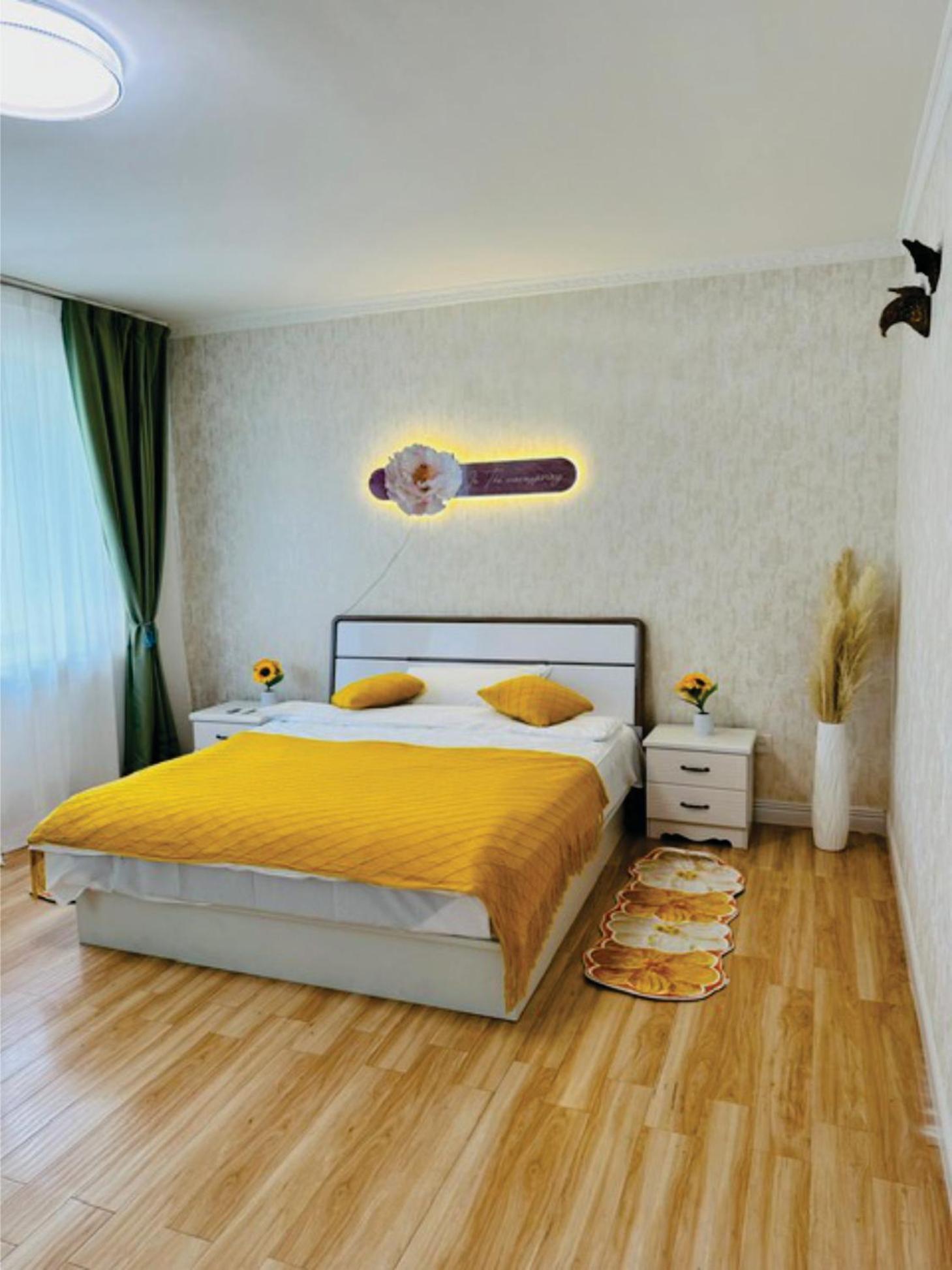 Three-Bedroom Apartment with Balcony photo 2