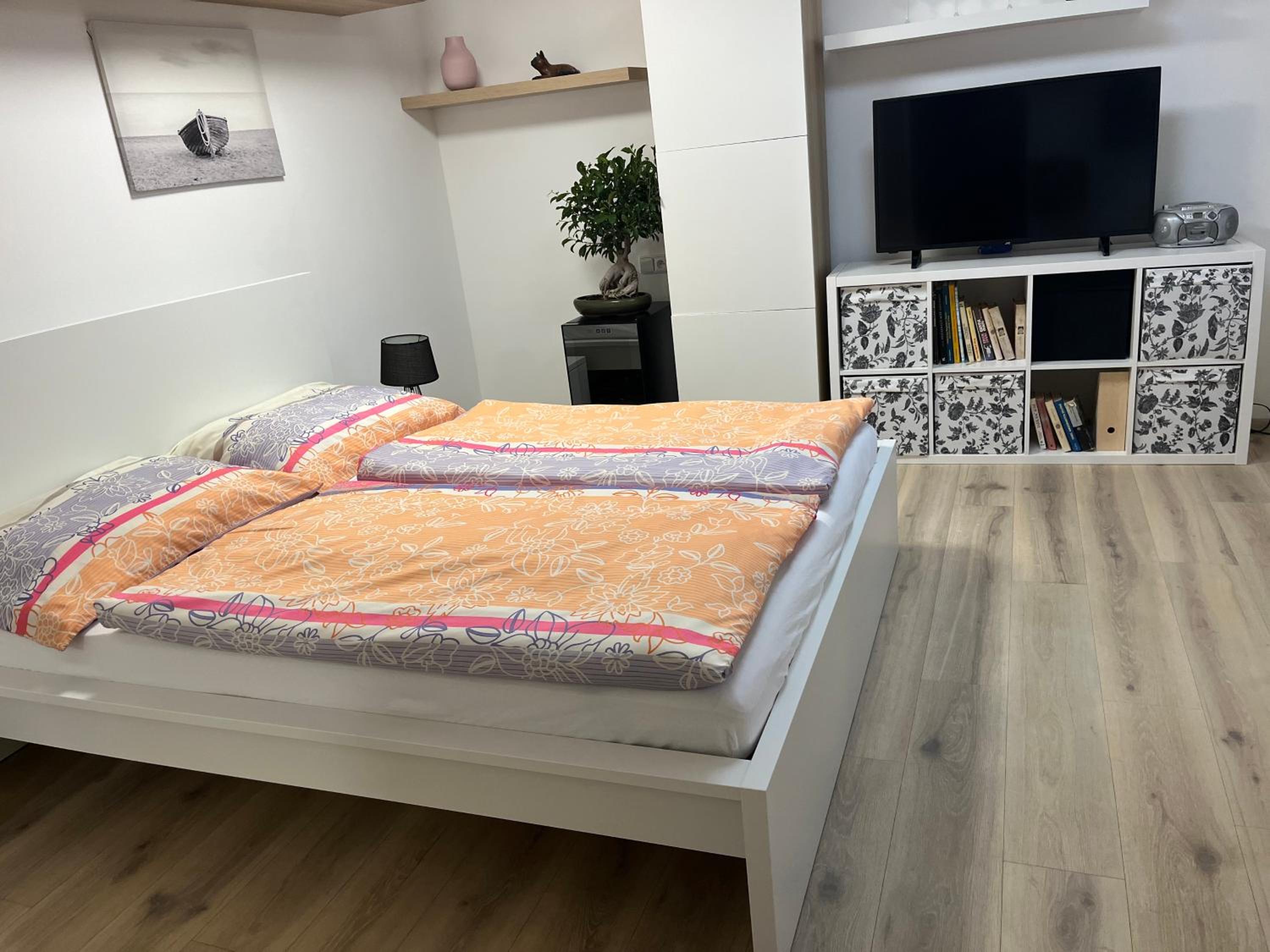 One-Bedroom House photo 1