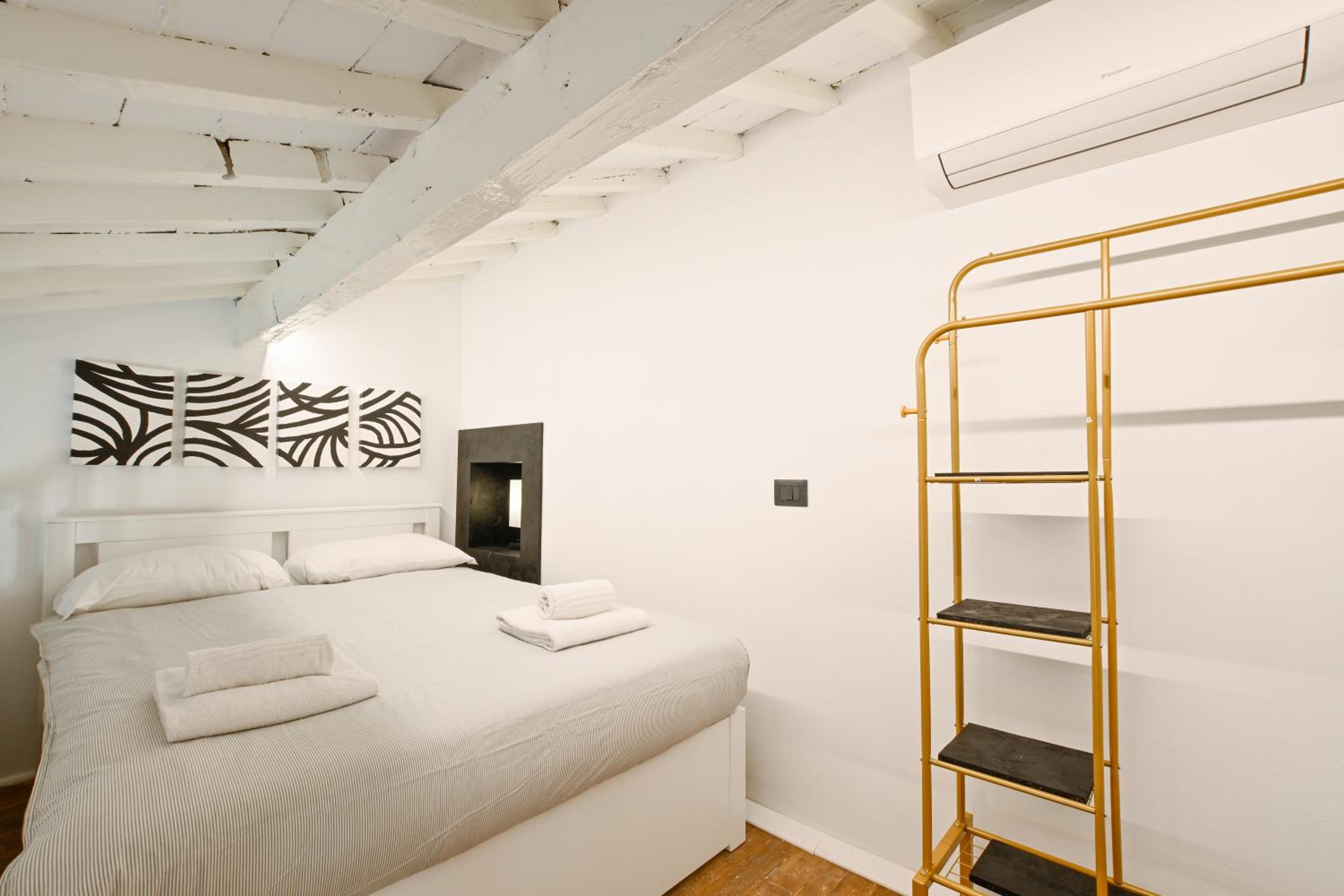 Three-Bedroom Apartment photo 2