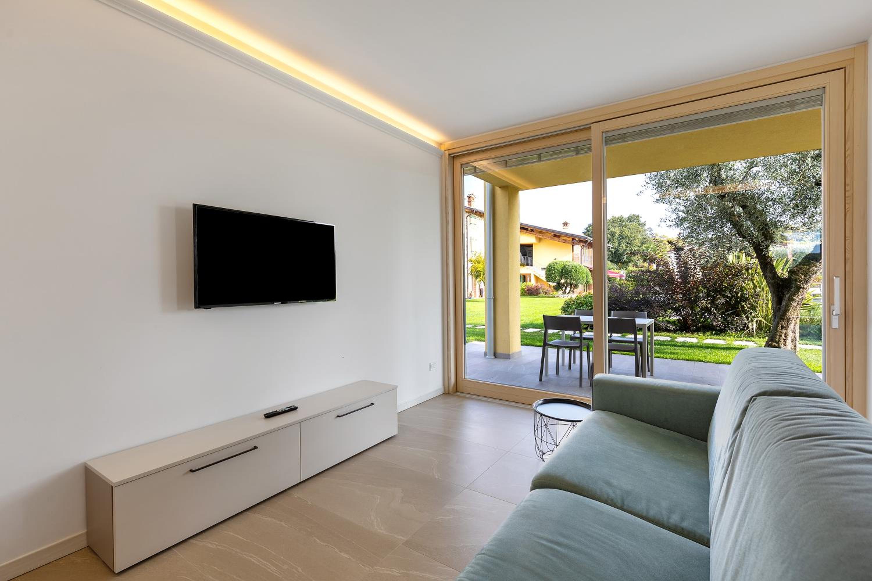 Two-Bedroom Deluxe Apartment with Garden View